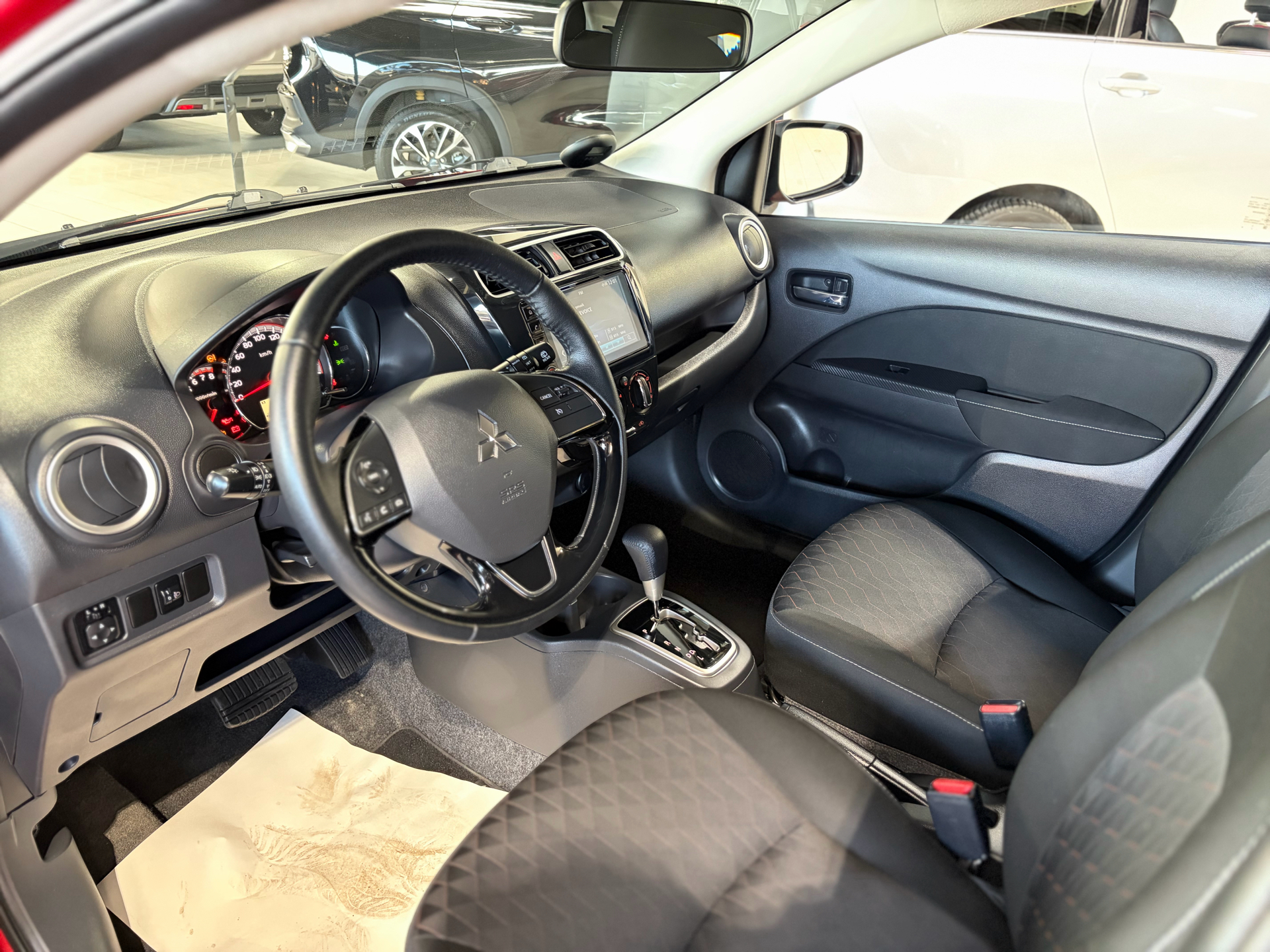 Billede af Mitsubishi Space Star 1,2 Cosmic AS&G CVT 71HK 5d Aut.