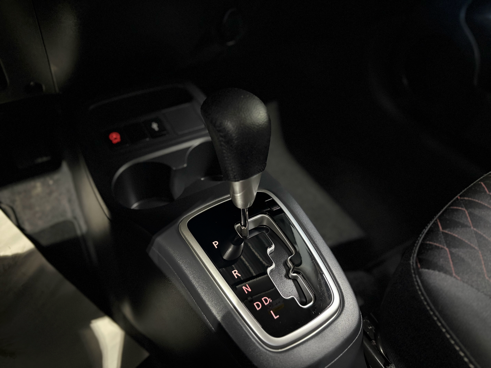 Billede af Mitsubishi Space Star 1,2 Cosmic AS&G CVT 71HK 5d Aut.