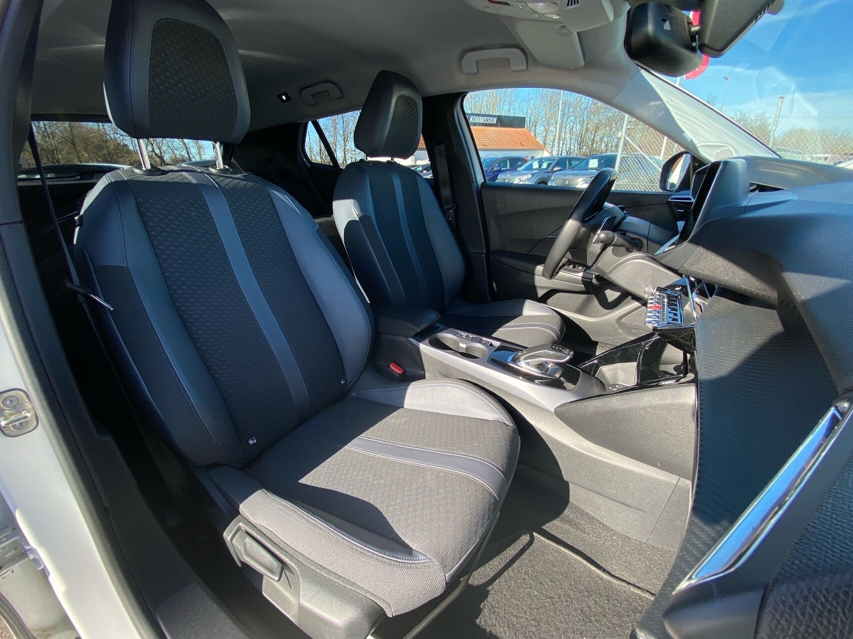 Billede af Peugeot 2008 1,5 BlueHDi Allure Pack EAT8 130HK 5d 8g Aut.