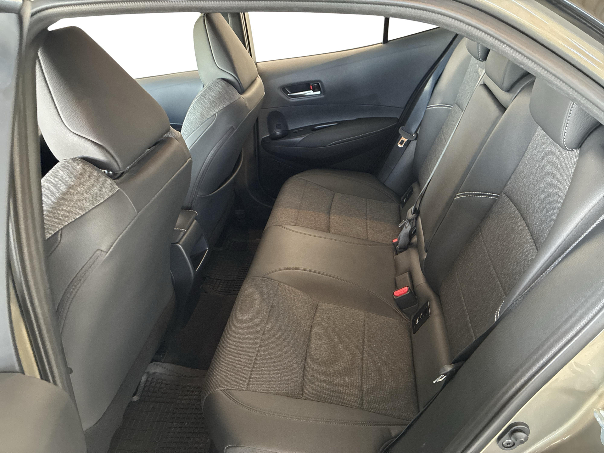 Billede af Toyota Corolla 2,0 Hybrid Active Premium E-CVT 184HK 5d 6g Aut.