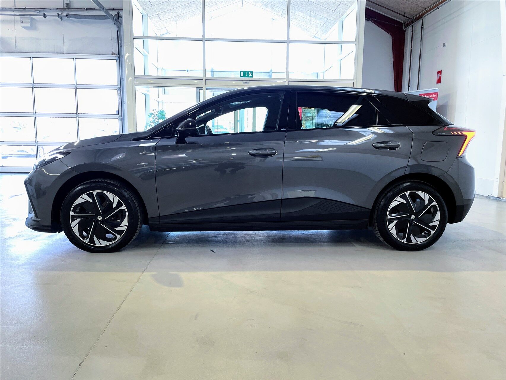 Billede af MG MG4 Electric EL Luxury Long Range 204HK 5d Aut.