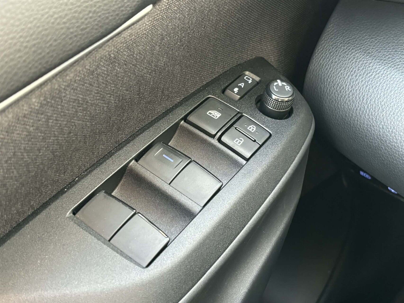 Billede af Mazda 2 1,5 VVT-I  Hybrid Agile Comfort & Safety Pack CVT 116HK 5d Trinl. Gear