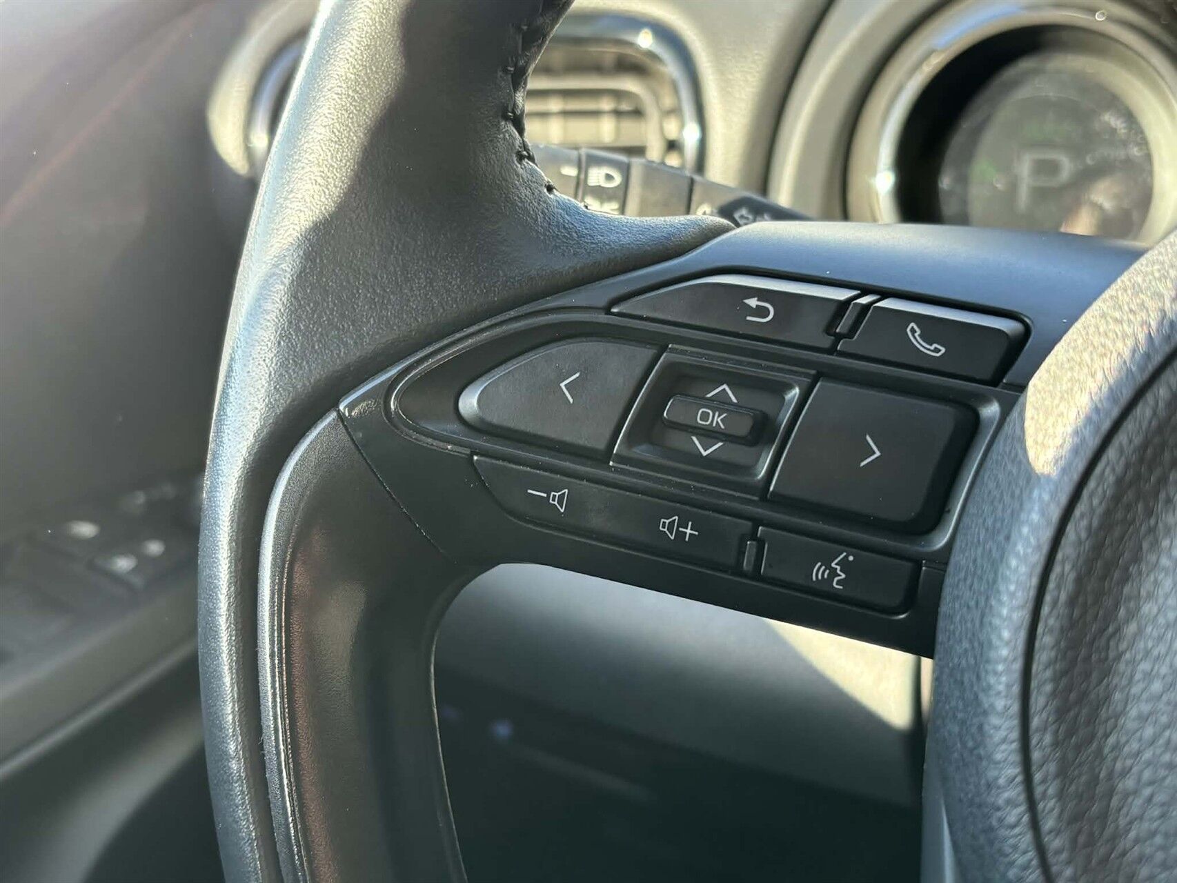 Billede af Mazda 2 1,5 VVT-I  Hybrid Agile Comfort & Safety Pack CVT 116HK 5d Trinl. Gear