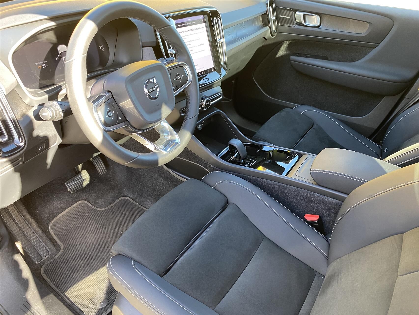 Billede af Volvo XC40 Recharge Twin Engine Ultimate AWD 408HK 5d Aut.