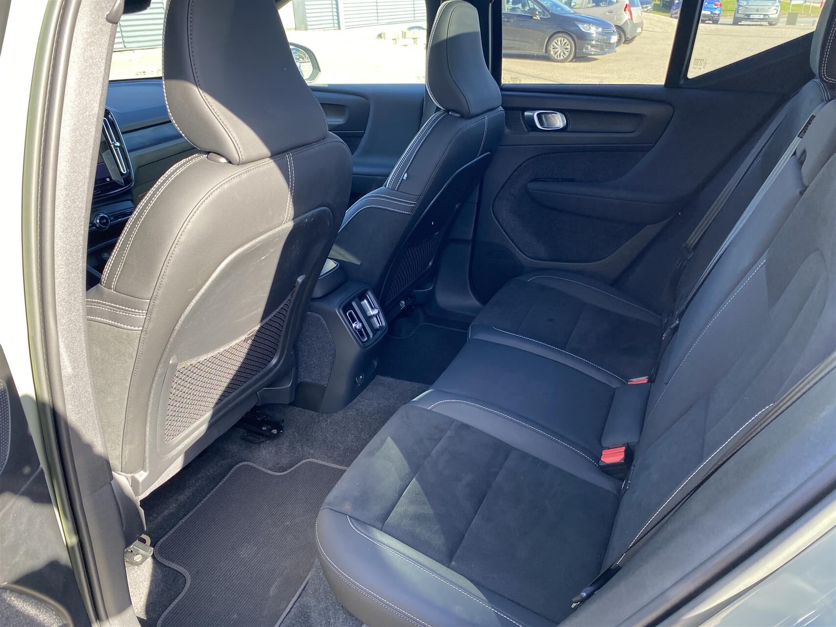 Billede af Volvo XC40 Recharge Twin Engine Ultimate AWD 408HK 5d Aut.