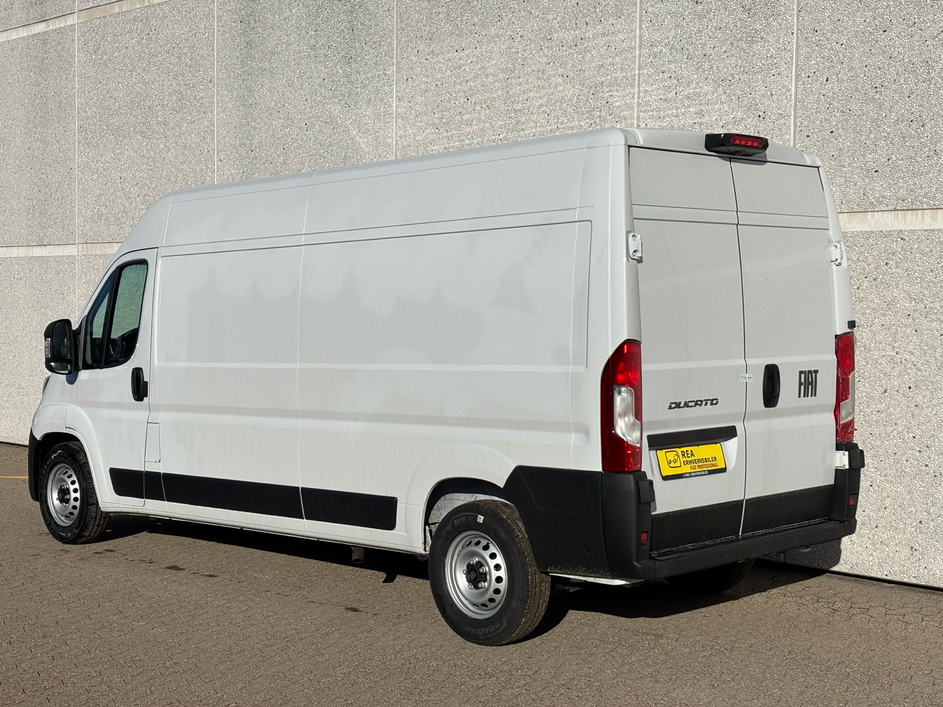 Billede af Fiat Ducato 35M L3H2 2,2 Multijet Pro+ 180HK Van 8g Aut.