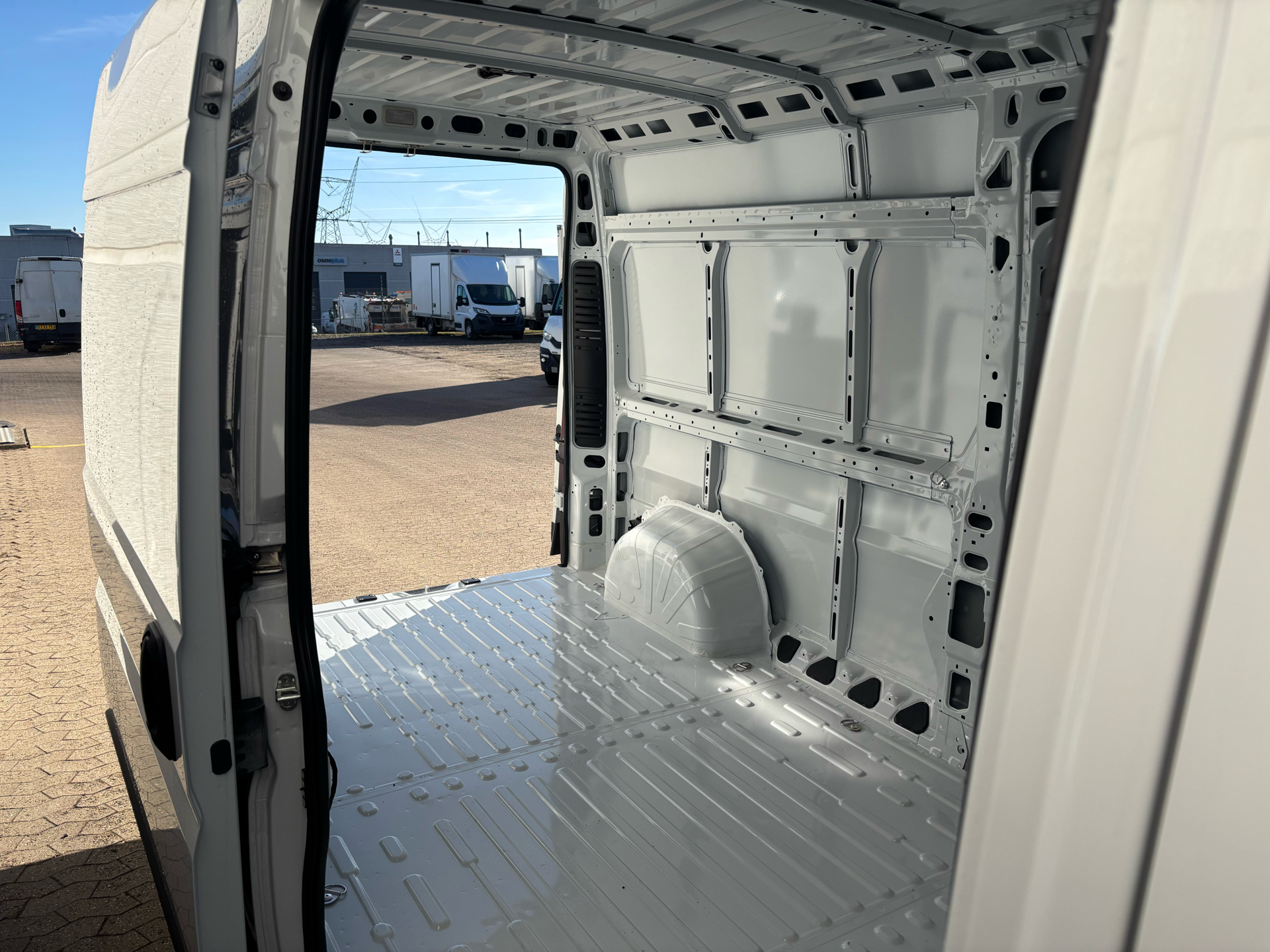 Billede af Fiat Ducato 35M L3H2 2,2 Multijet Pro+ 180HK Van 8g Aut.