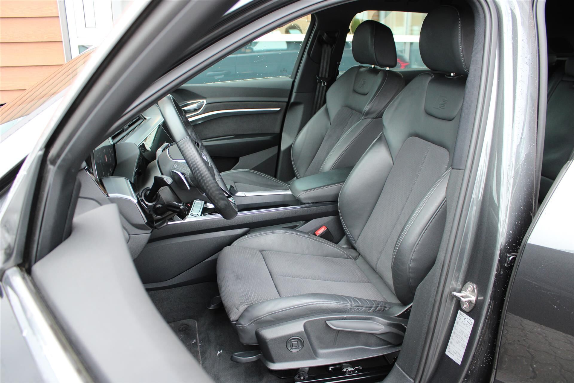 Billede af Audi E-tron 55 S Line Quattro 408HK 5d Aut.