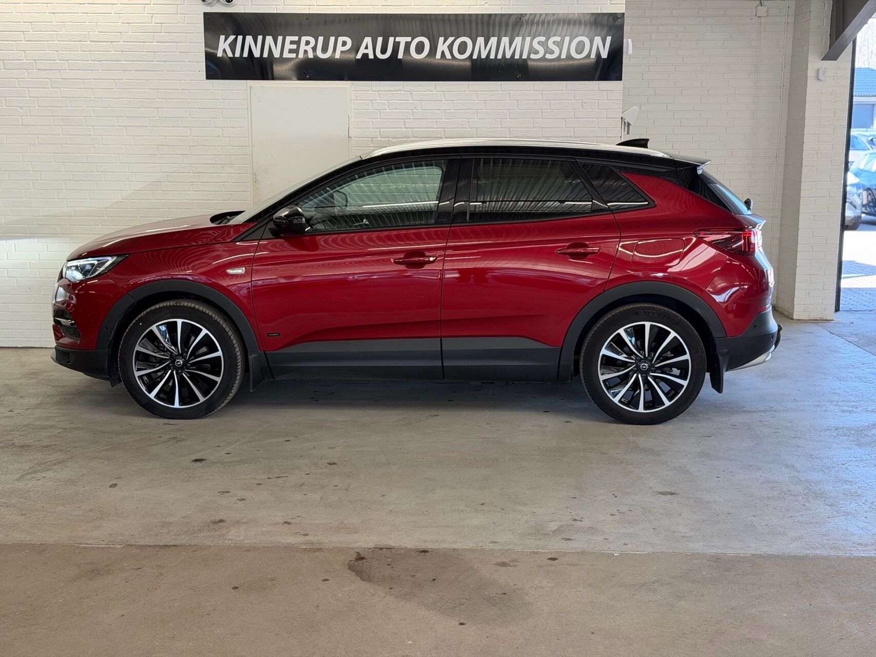 Billede af Opel Grandland X 1,6 PHEV  Plugin-hybrid Cosmo Prestige Pack 225HK 5d 8g Aut.