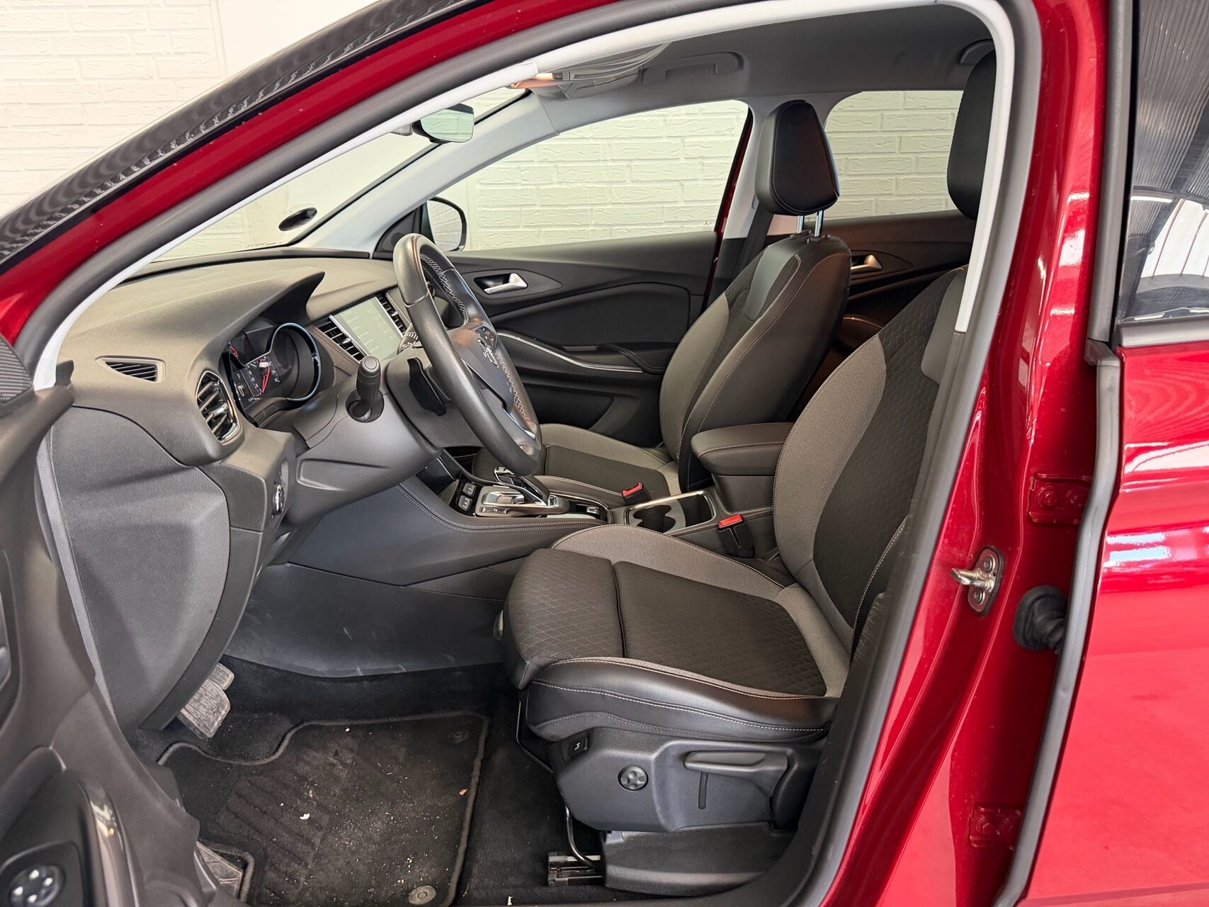 Billede af Opel Grandland X 1,6 PHEV  Plugin-hybrid Cosmo Prestige Pack 225HK 5d 8g Aut.