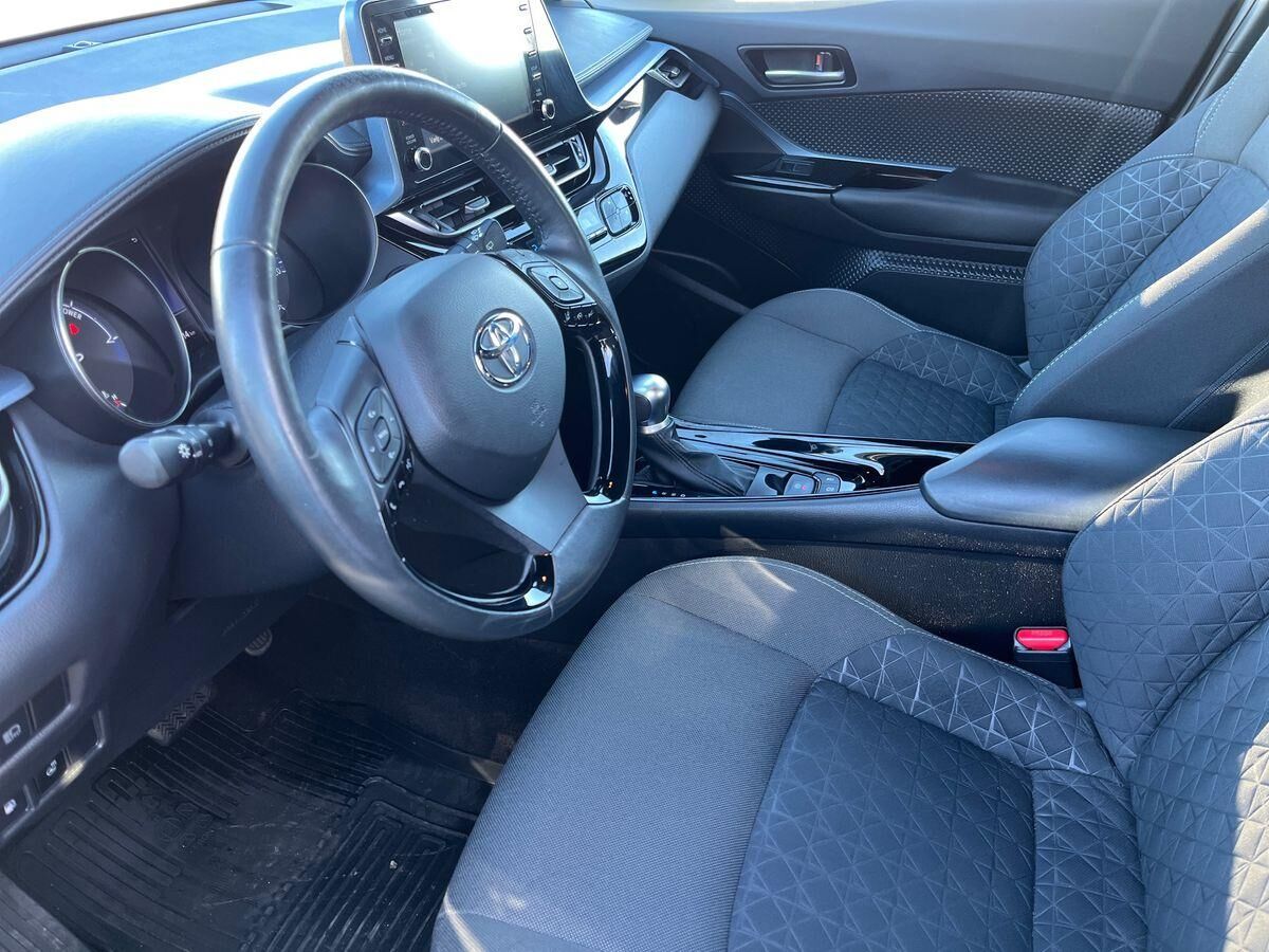 Billede af Toyota C-HR 2,0 Hybrid C-LUB Premium Multidrive S 184HK 5d Aut.