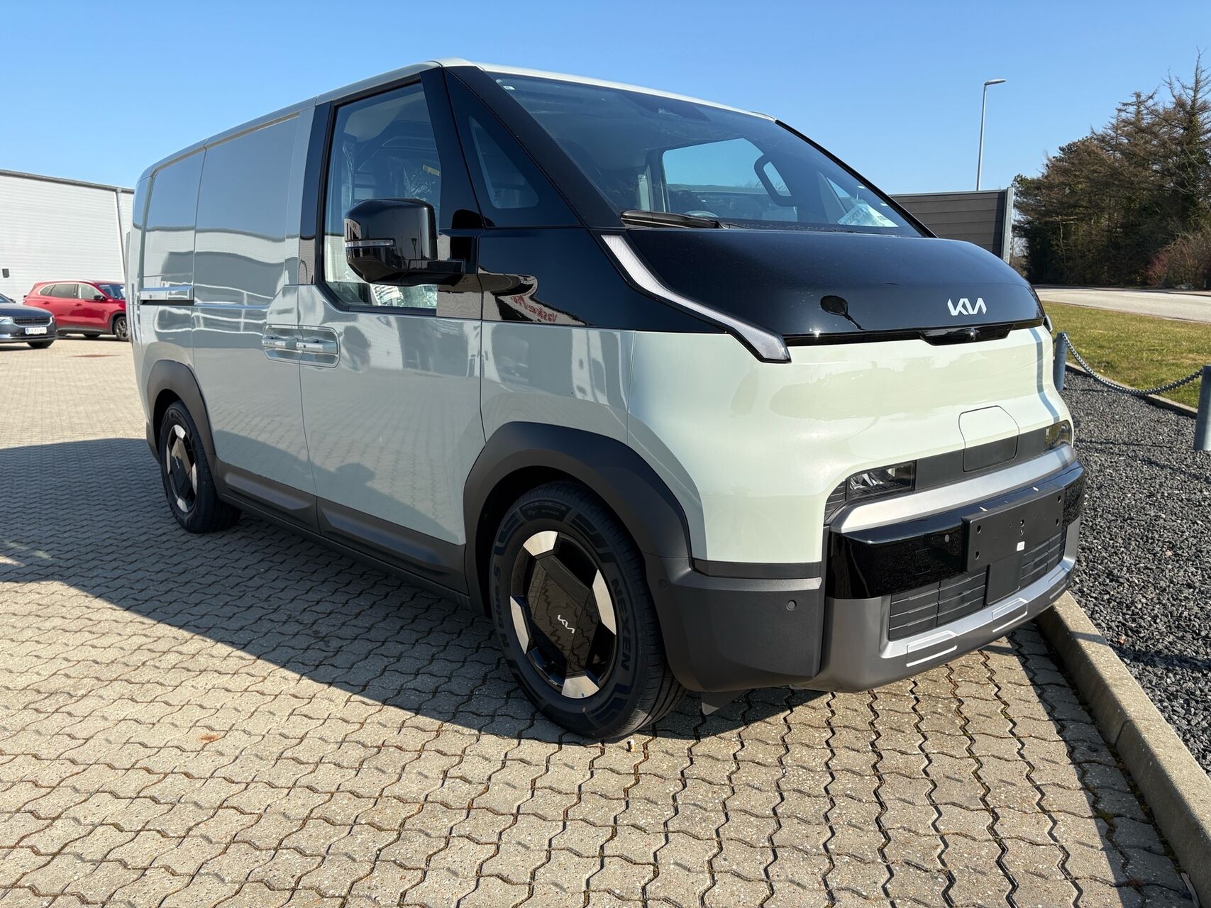 Billede af Kia PV5 Cargo L2H1 EL Long Range Work 163HK Van Aut.