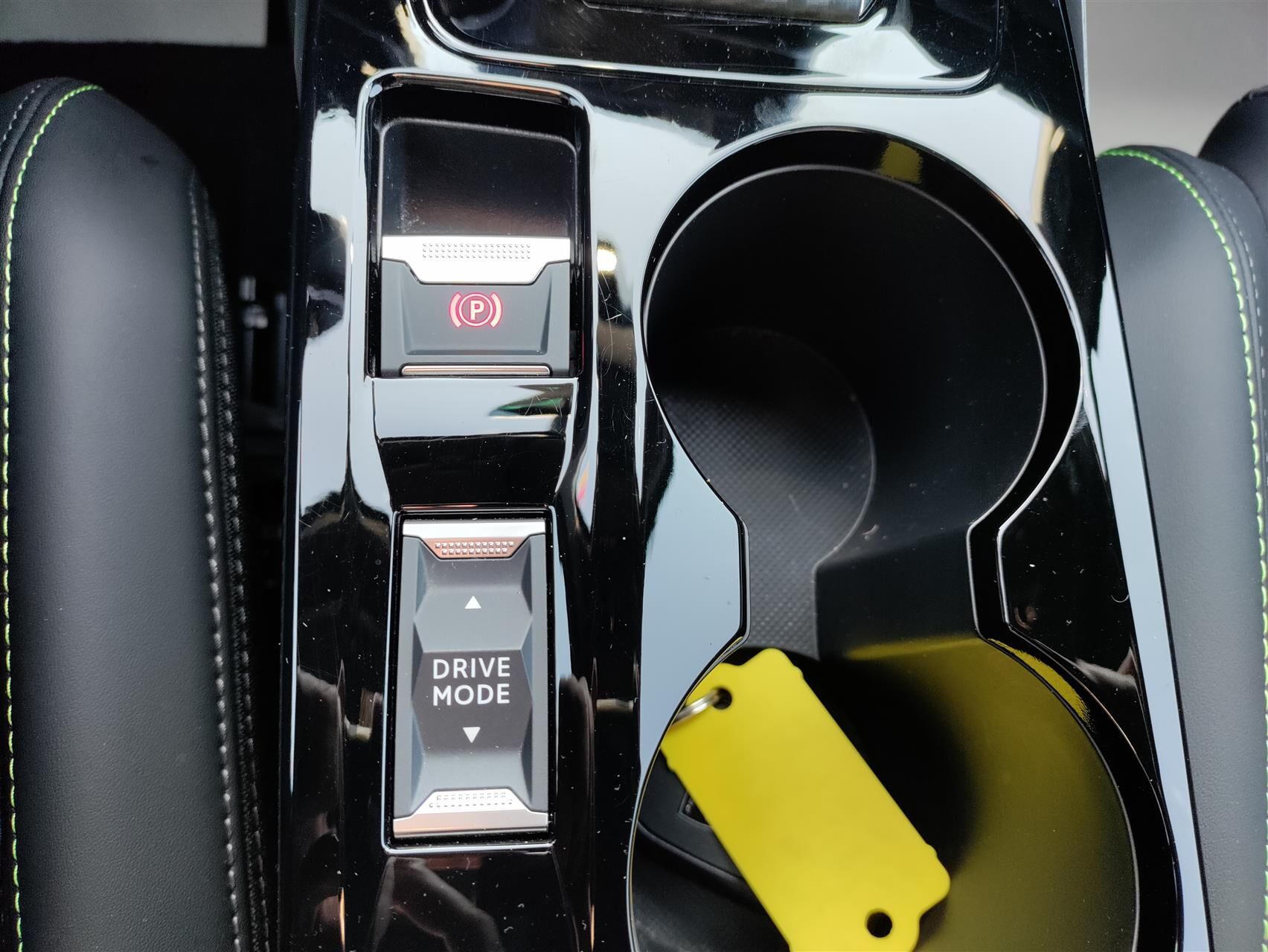 Billede af Peugeot e-2008 EL GT 156HK 5d Aut.