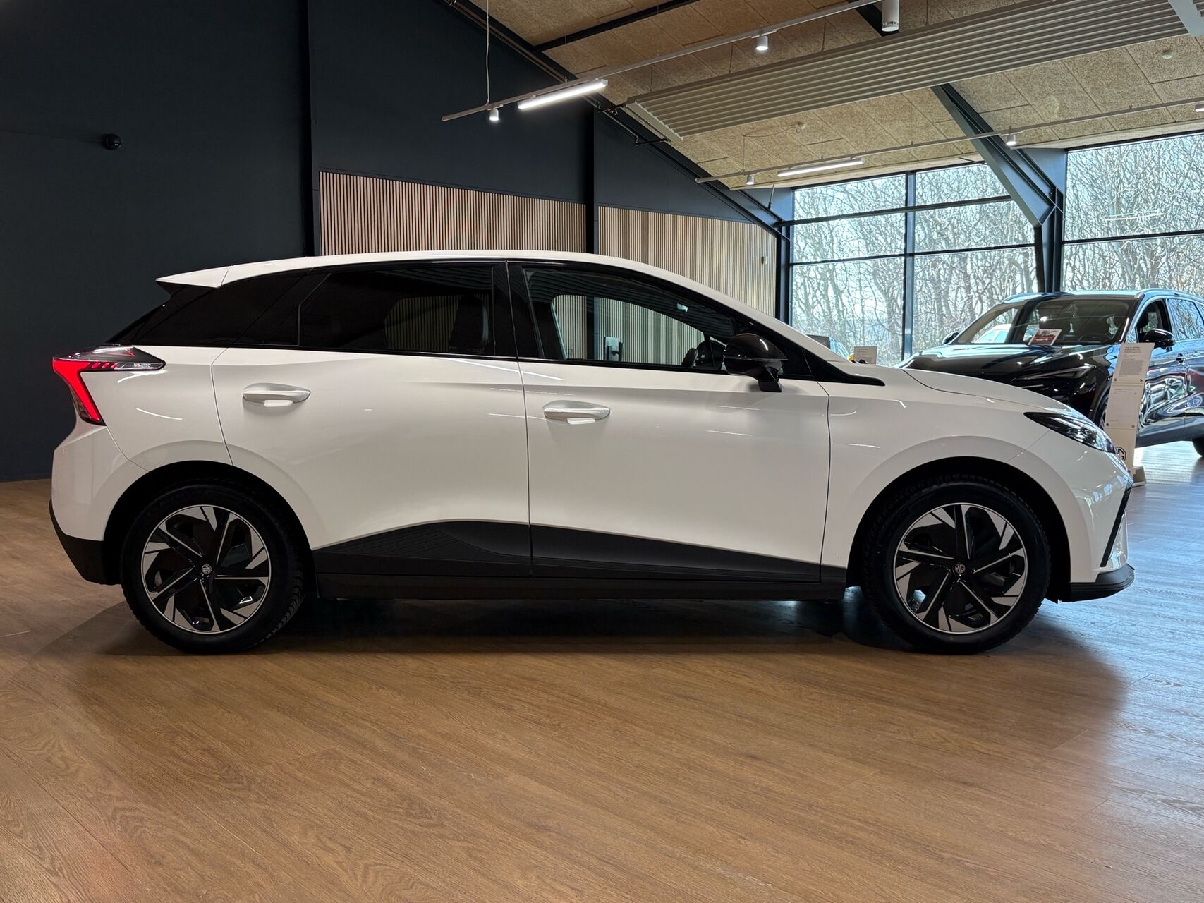 Billede af MG MG4 Electric EL Luxury Long Range 204HK 5d Aut.