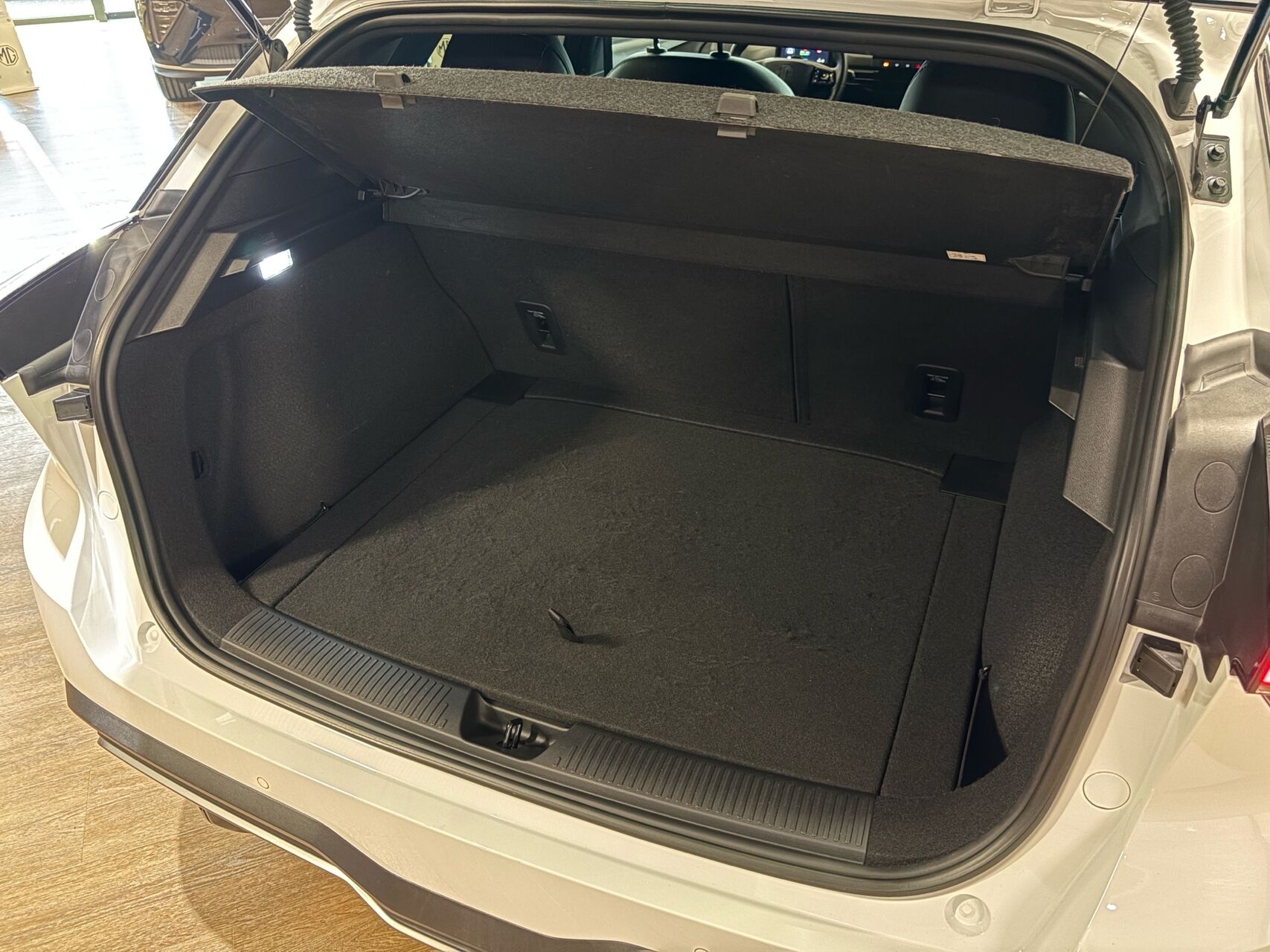 Billede af MG MG4 Electric EL Luxury Long Range 204HK 5d Aut.