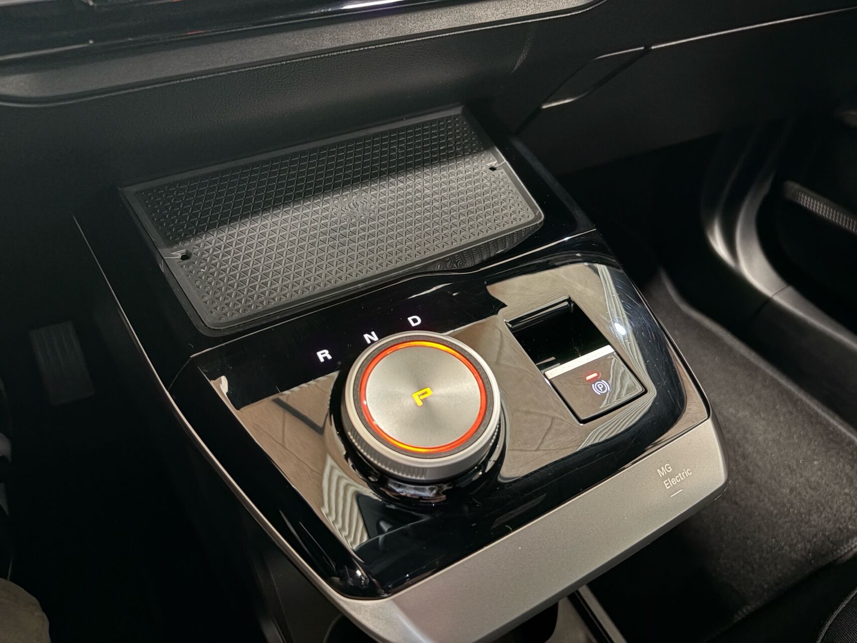 Billede af MG MG4 Electric EL Luxury Long Range 204HK 5d Aut.