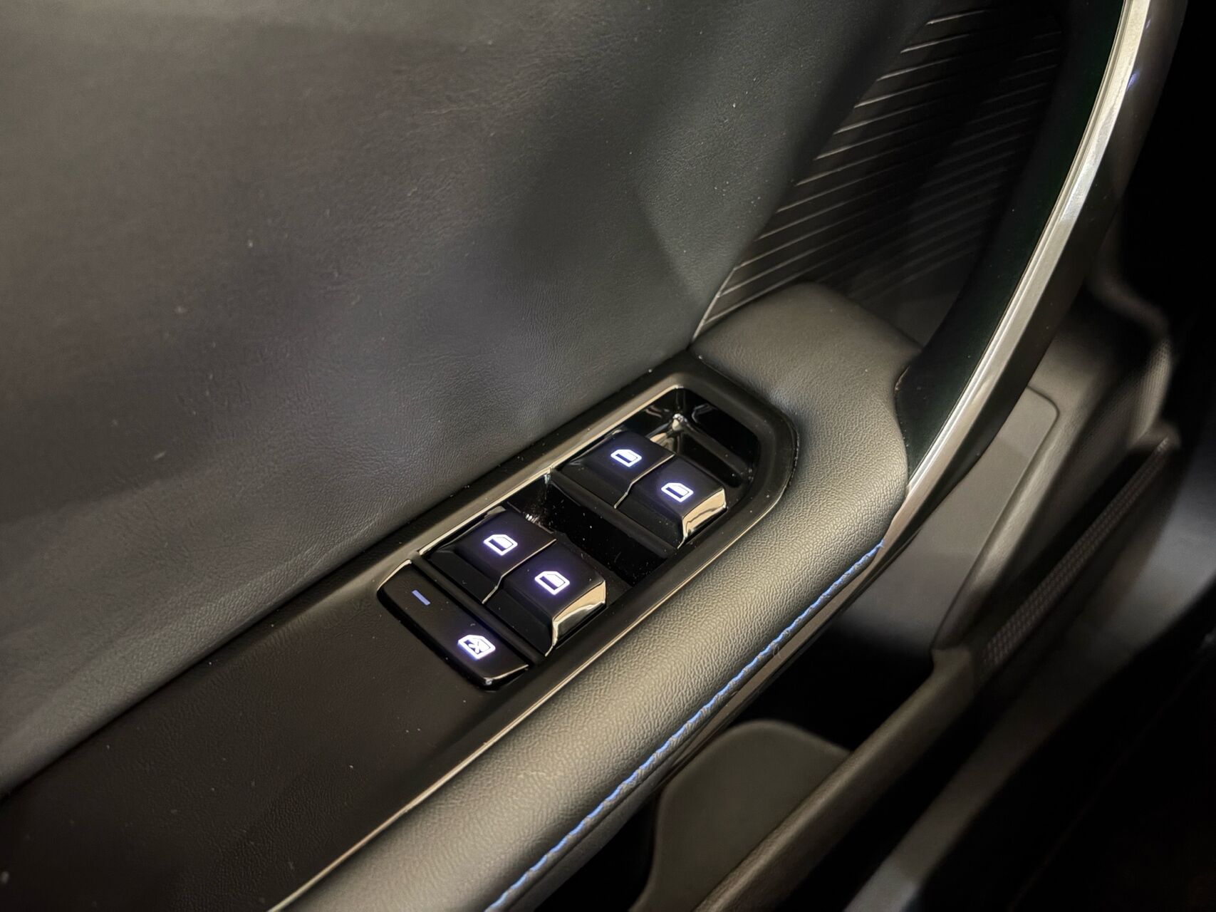 Billede af MG MG4 Electric EL Luxury Long Range 204HK 5d Aut.