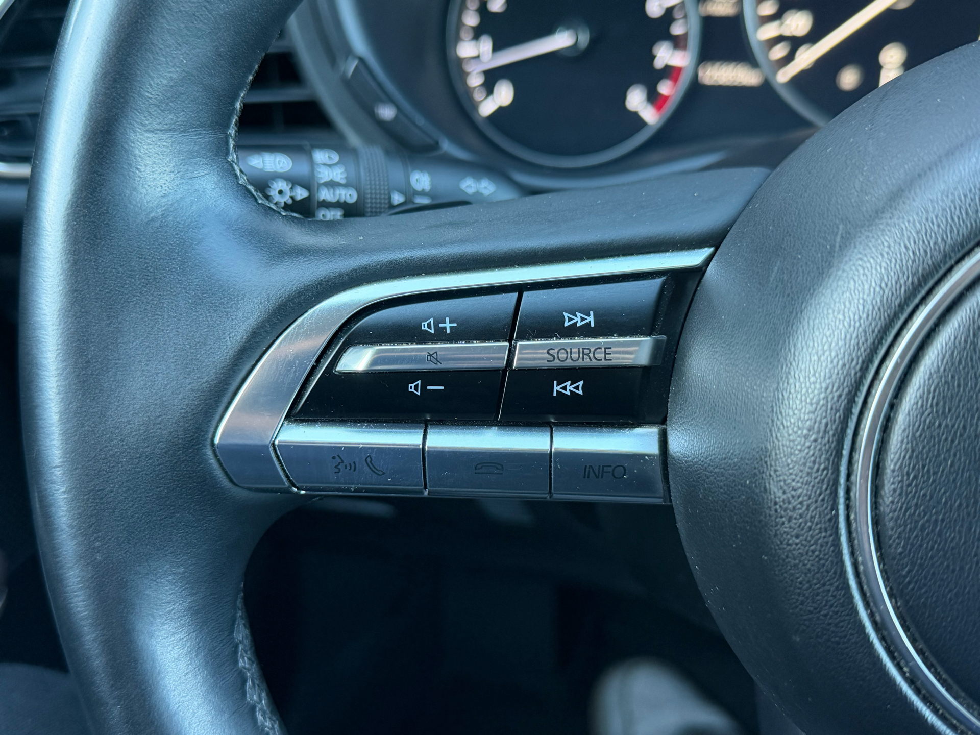 Billede af Mazda CX-30 2,0 Skyactiv-X  Mild hybrid Cosmo 180HK 5d 6g Aut.