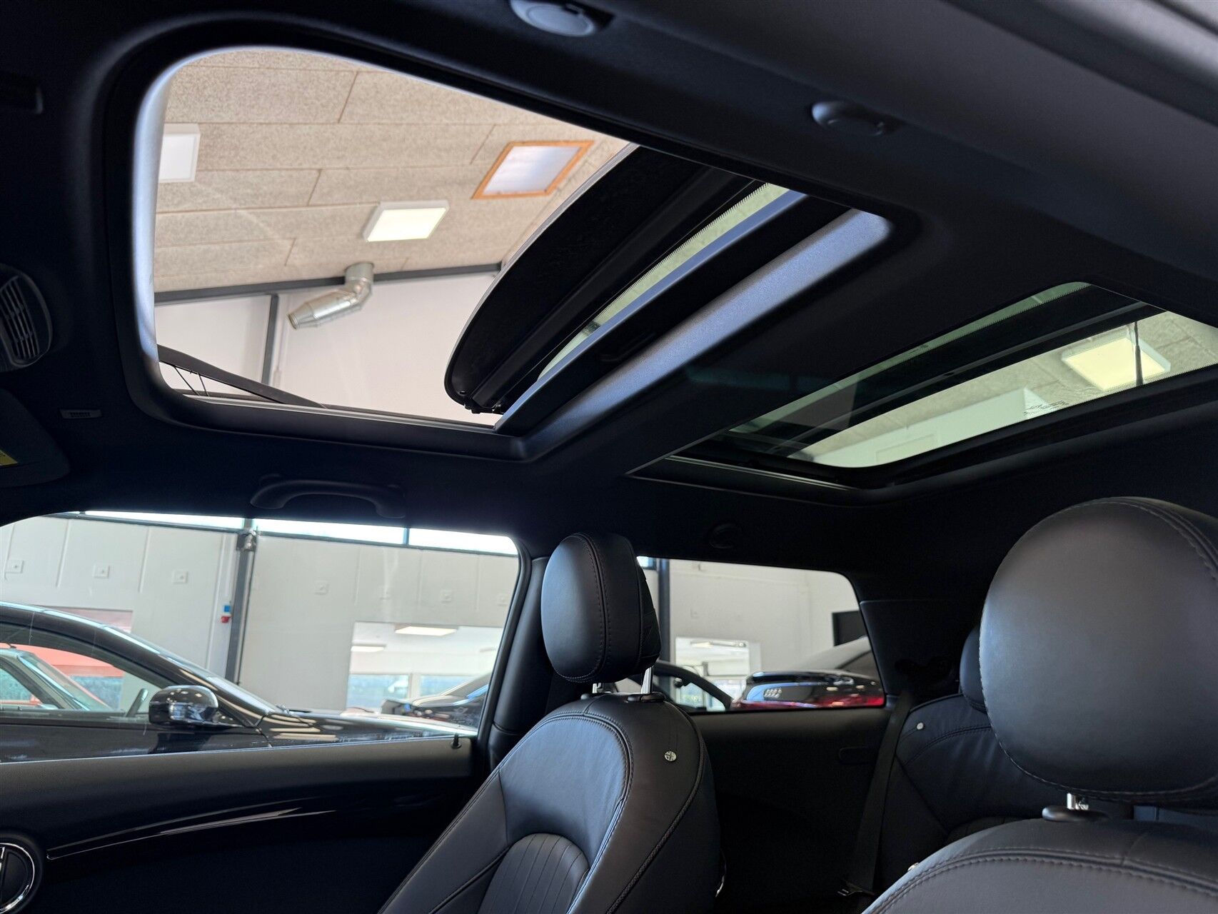 Billede af Mini Cooper John Cooper Works 2,0 Steptronic 231HK 3d 8g Aut.