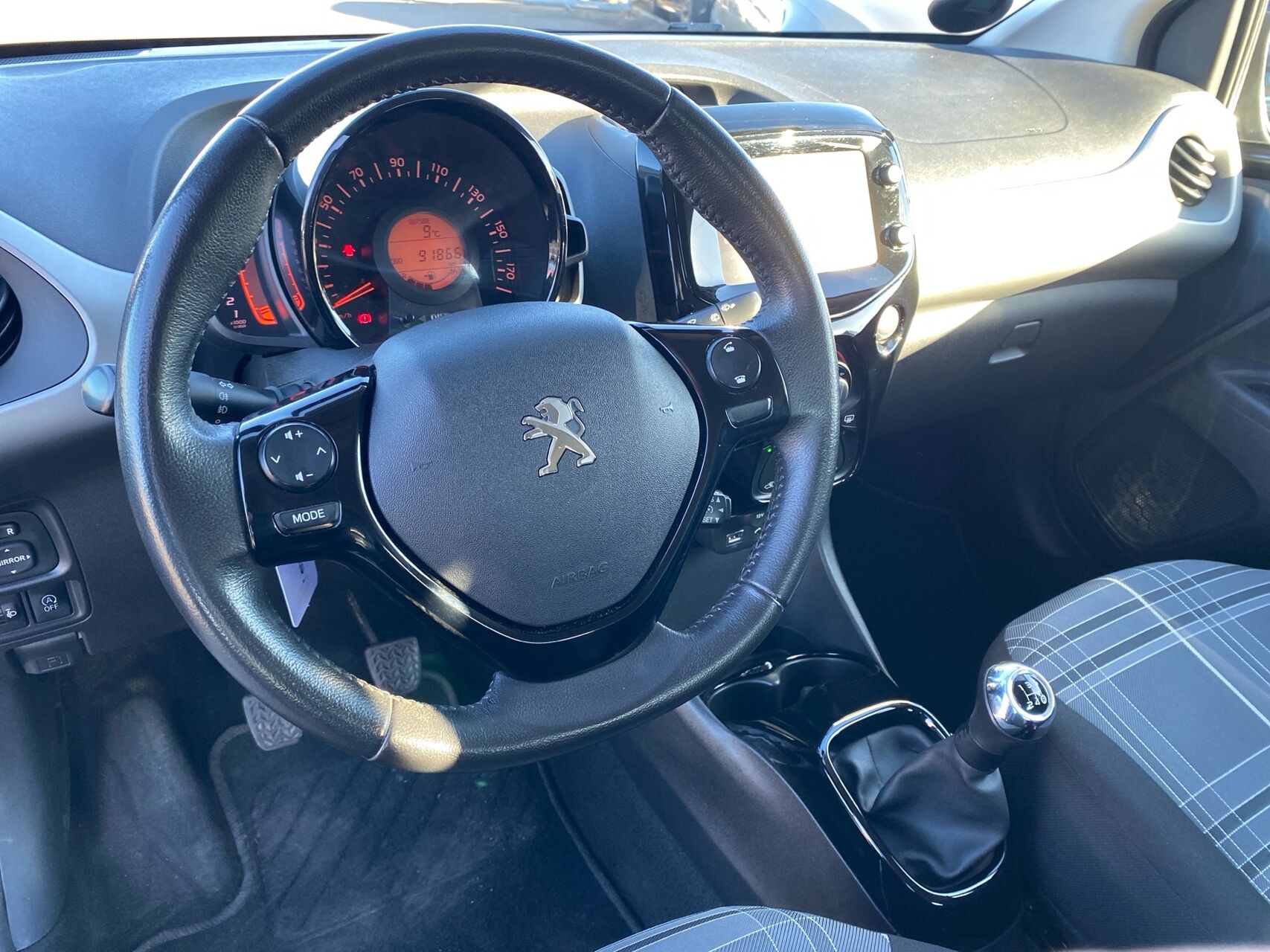 Billede af Peugeot 108 1,0 e-Vti More+ 69HK 5d