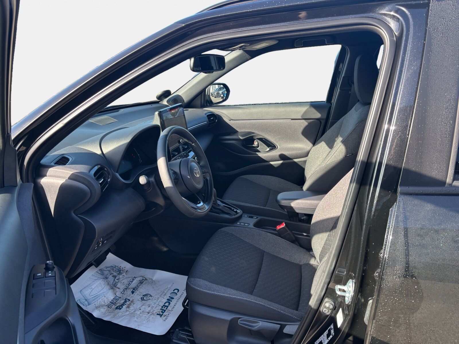 Billede af Toyota Yaris Cross 1,5 Hybrid Style Comfort 116HK 5d Trinl. Gear