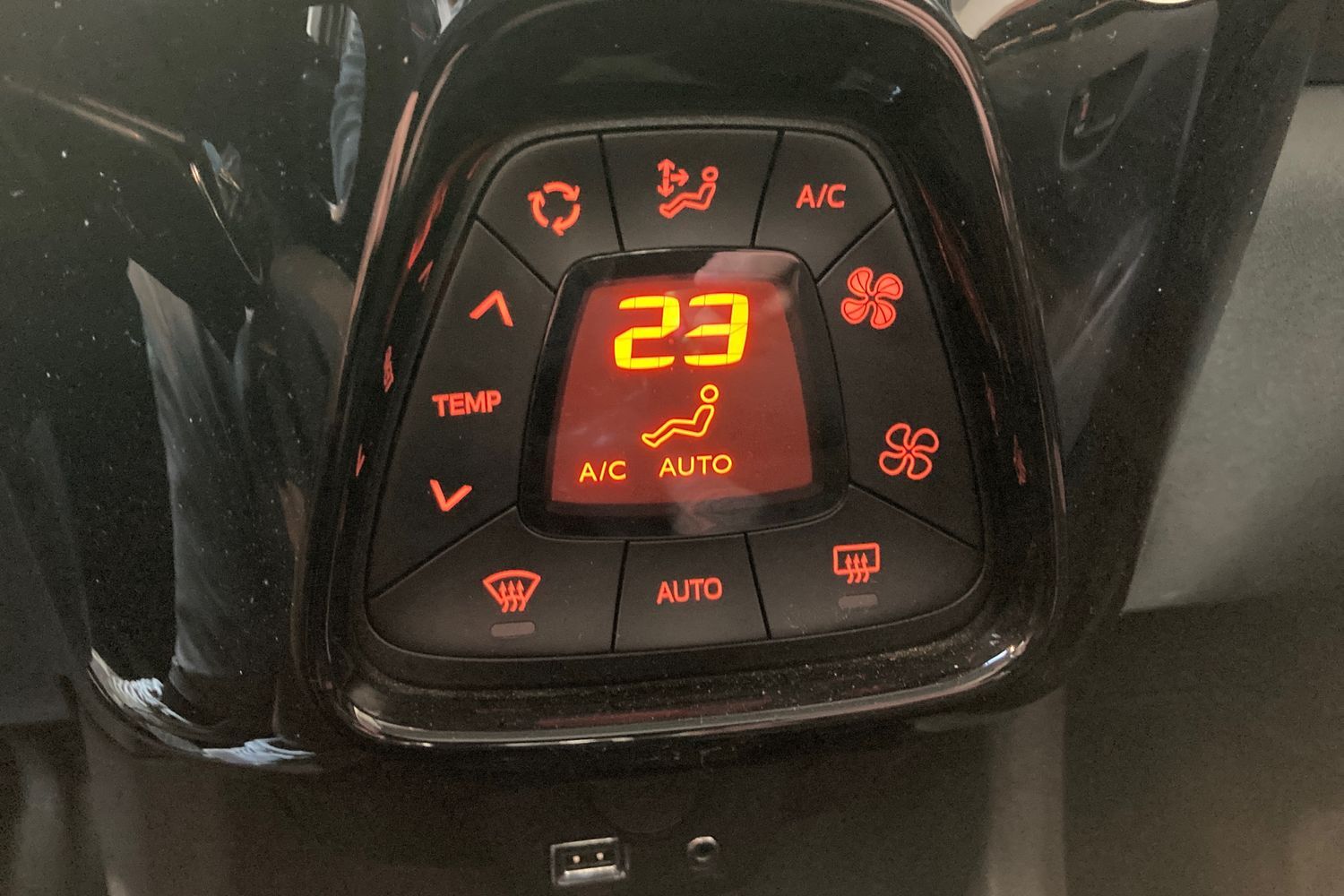 Billede af Citroën C1 1,0 VTi Attaque 72HK 5d