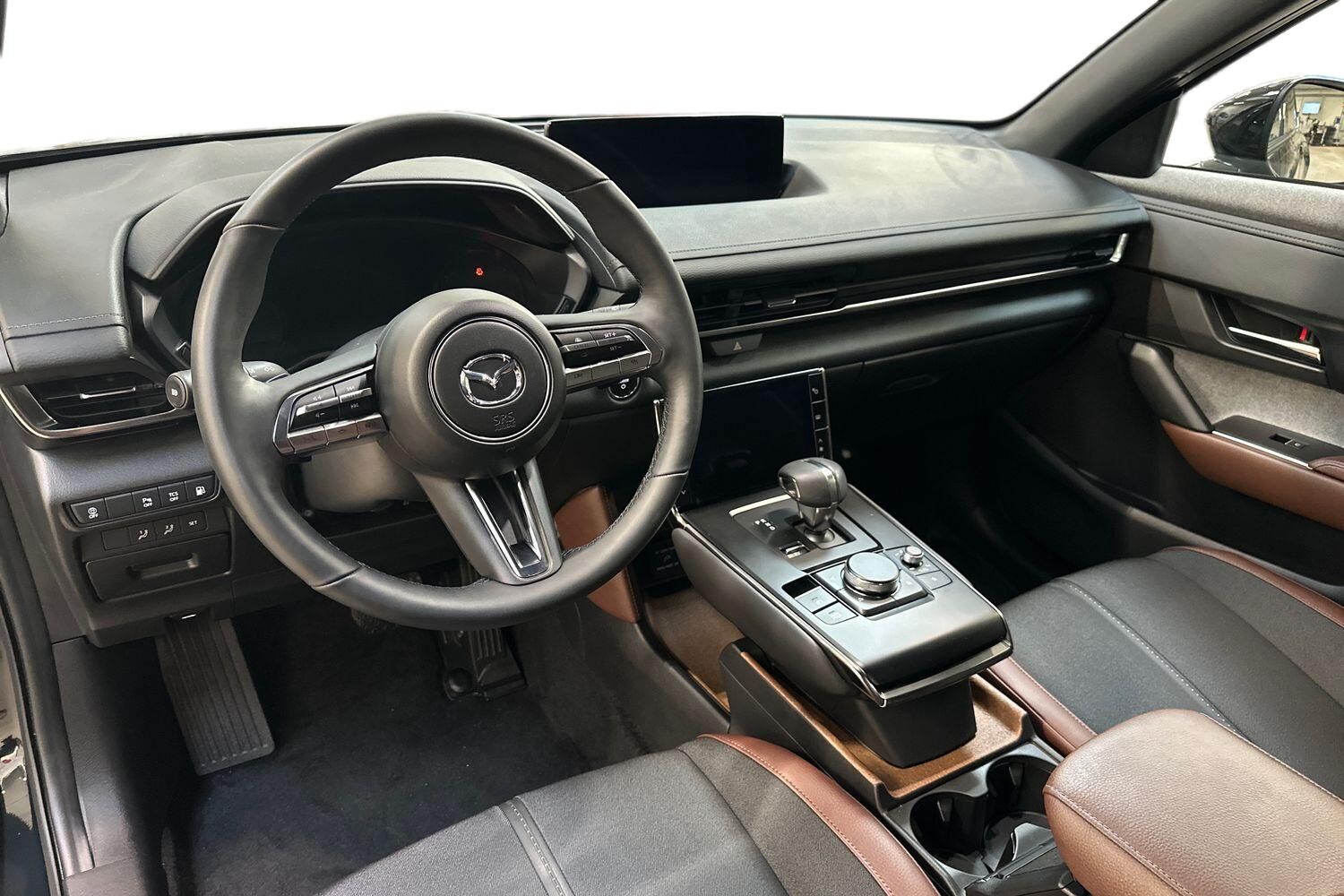 Billede af Mazda MX-30 0,8 e-Skyactiv R-EV  Plugin-hybrid Makoto 170HK 5d Trinl. Gear