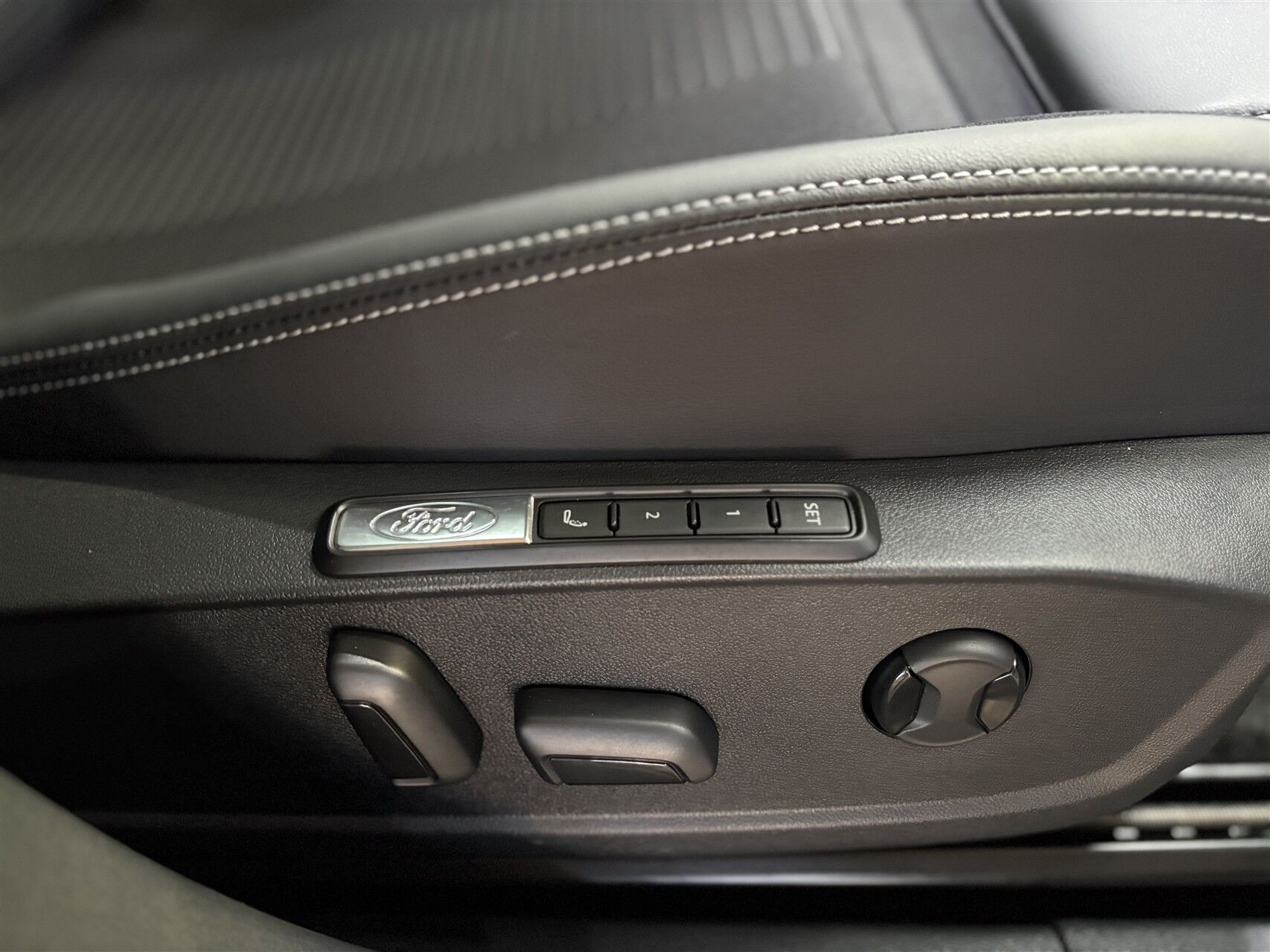 Billede af Ford Capri EL UR Premium AWD 340HK 5d Aut.