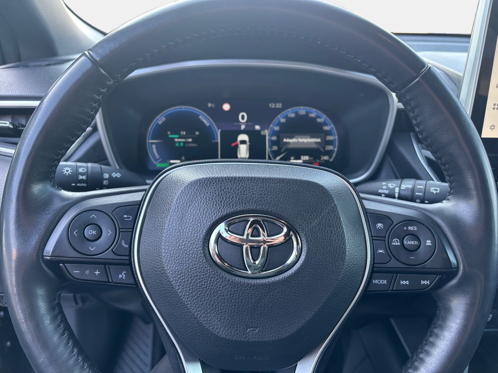 Billede af Toyota Corolla Cross 2,0 Hybrid Style Comfort E-CVT 197HK 5d Aut.