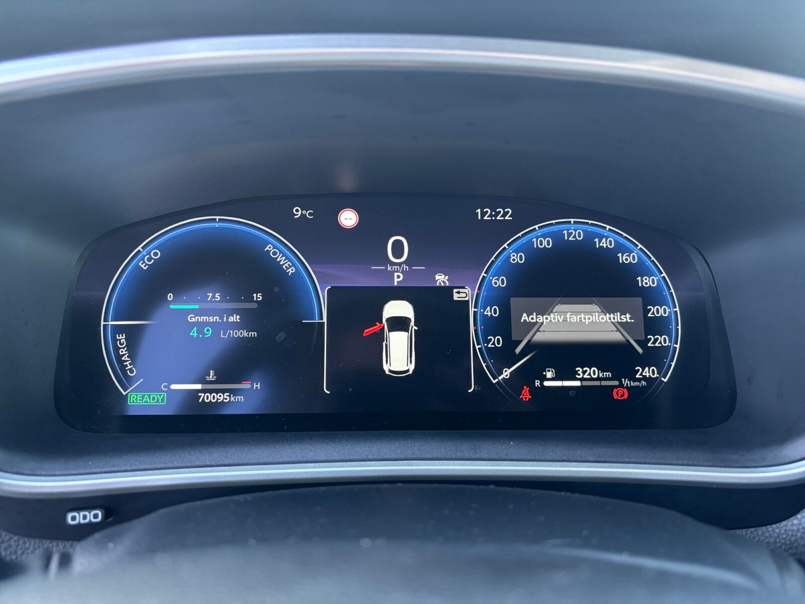 Billede af Toyota Corolla Cross 2,0 Hybrid Style Comfort E-CVT 197HK 5d Aut.