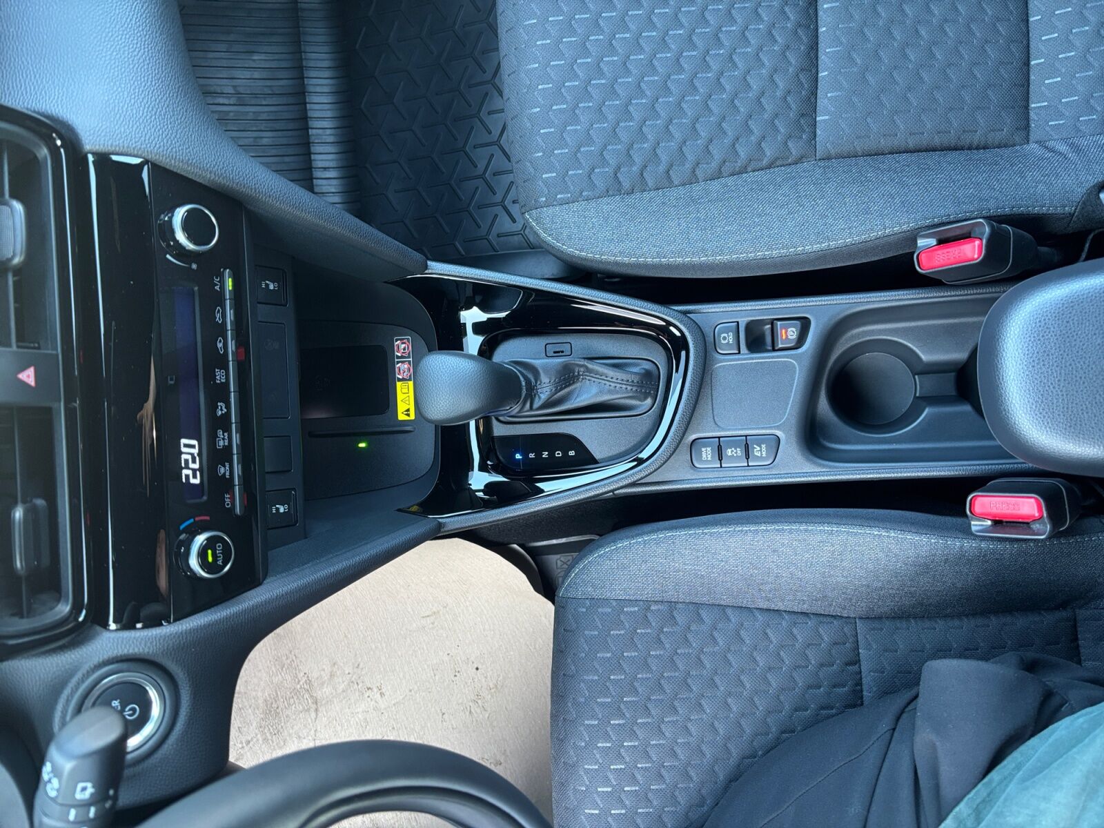 Billede af Toyota Yaris Cross 1,5 Hybrid Style Comfort 116HK 5d Trinl. Gear