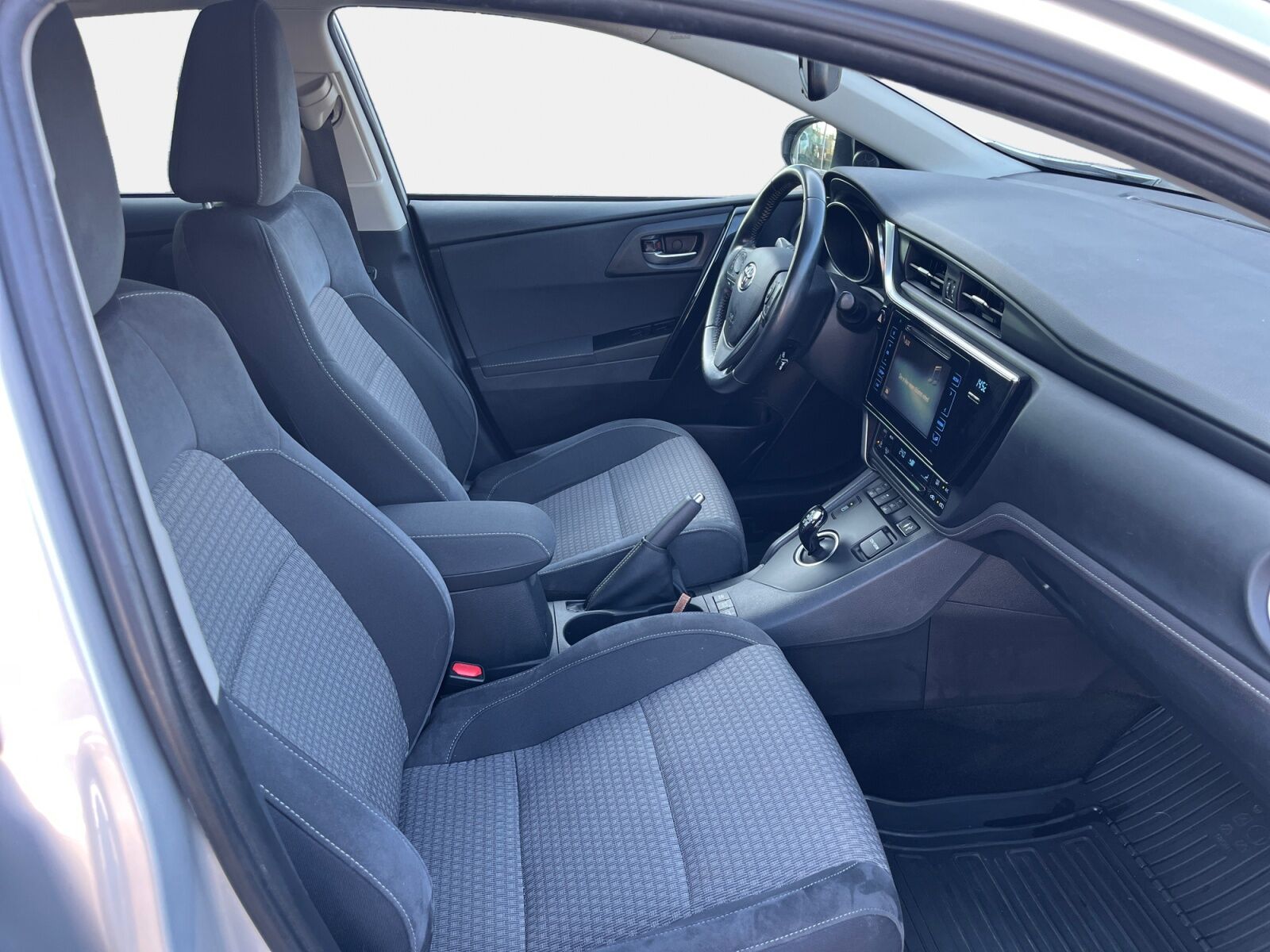 Billede af Toyota Auris Touring Sports 1,8 Hybrid H2 Selected 136HK Stc Aut.