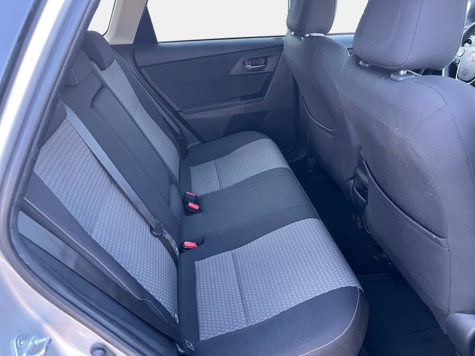 Billede af Toyota Auris Touring Sports 1,8 Hybrid H2 Selected 136HK Stc Aut.