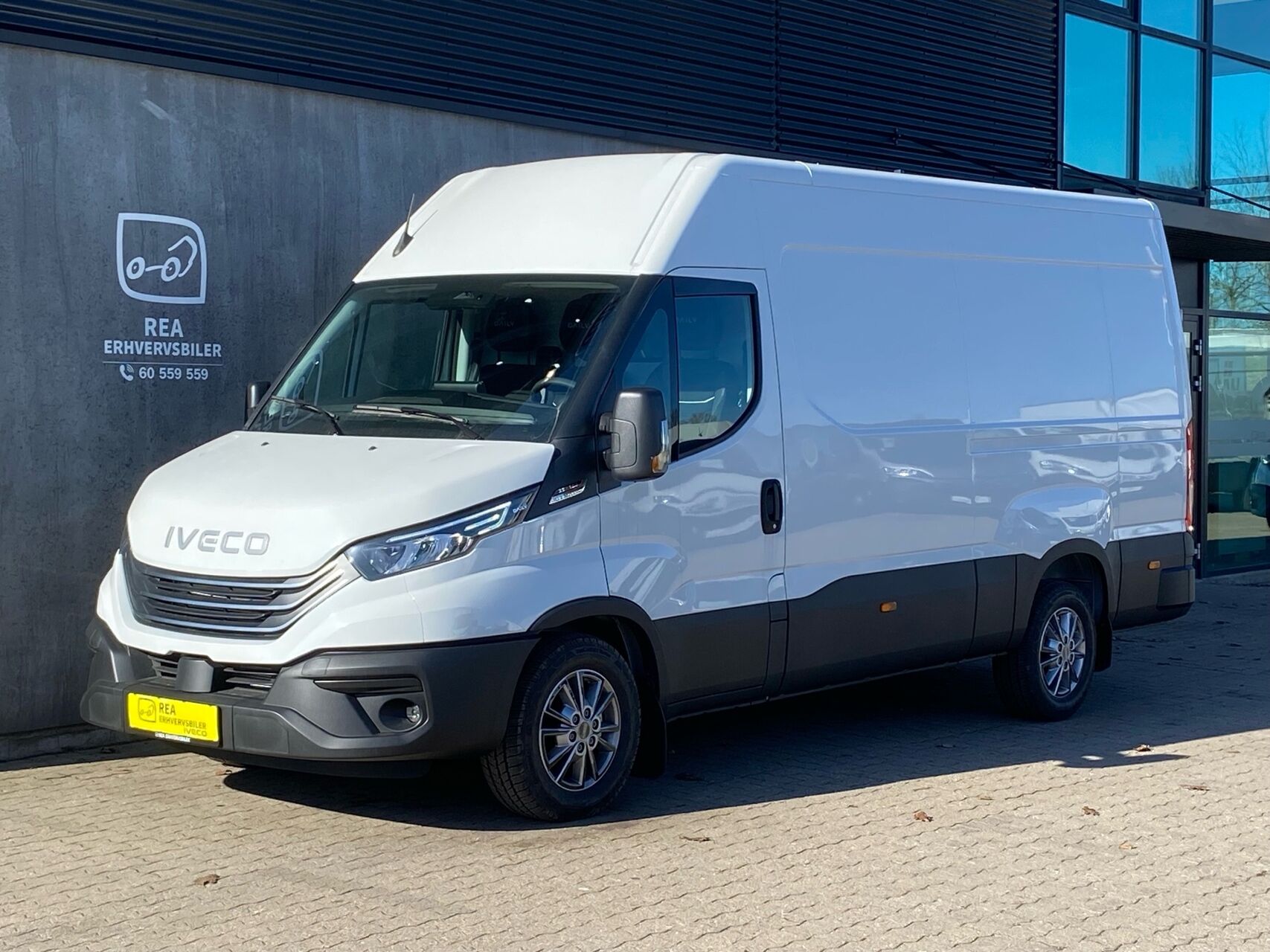 Billede af Iveco Daily 35S18 12m3 3,0 D 180HK Van 8g Aut.