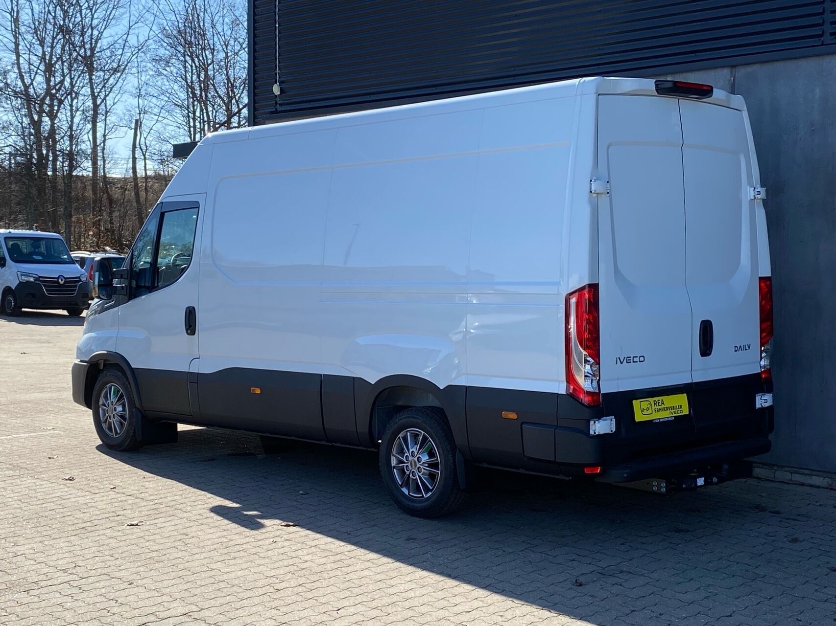 Billede af Iveco Daily 35S18 12m3 3,0 D 180HK Van 8g Aut.
