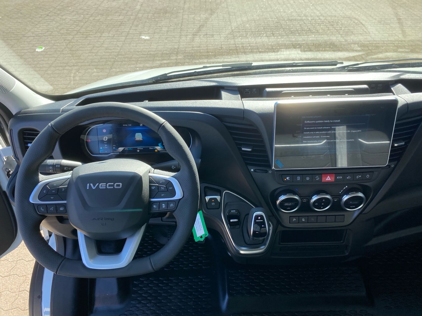 Billede af Iveco Daily 35S18 12m3 3,0 D 180HK Van 8g Aut.