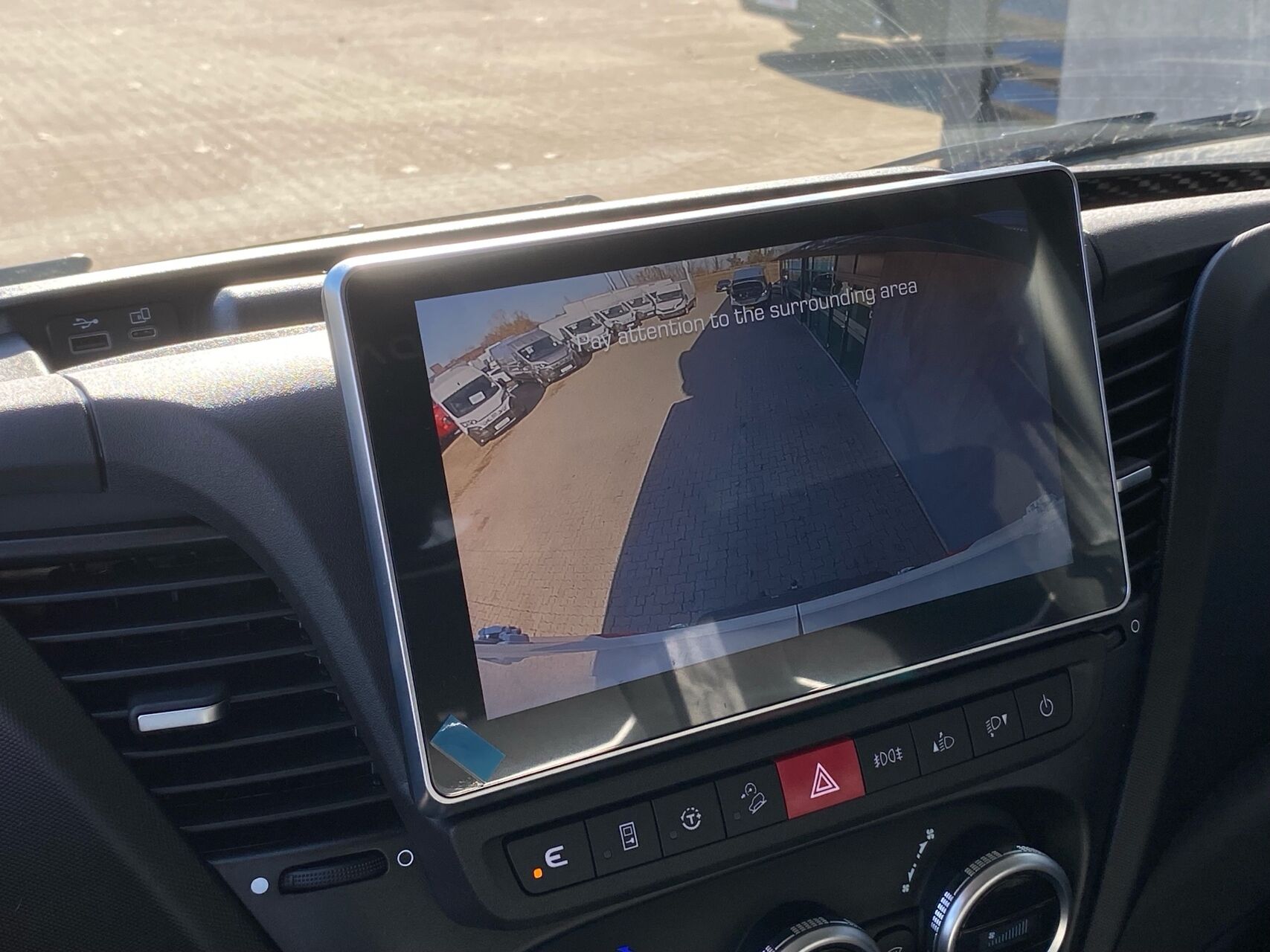 Billede af Iveco Daily 35S18 12m3 3,0 D 180HK Van 8g Aut.