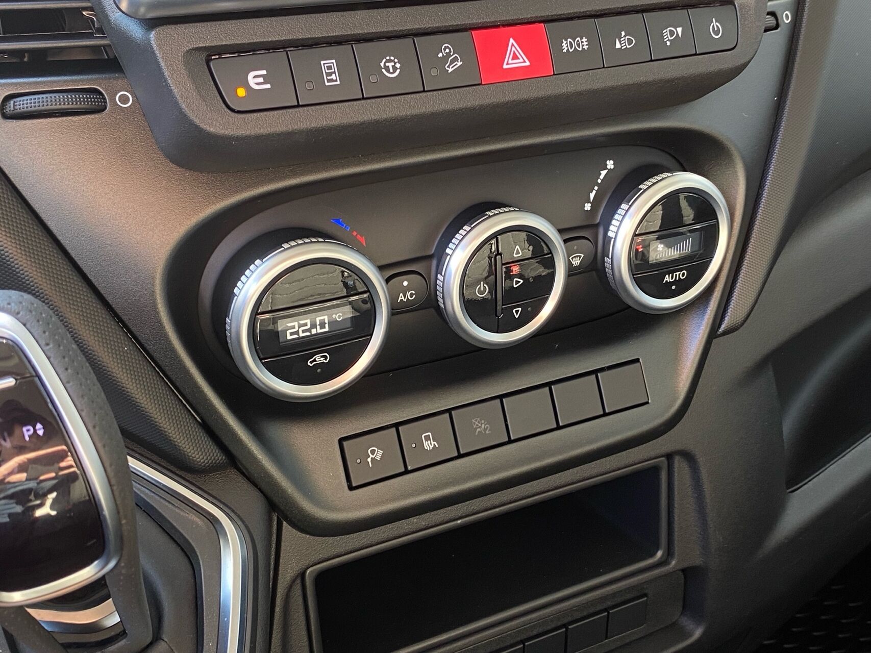 Billede af Iveco Daily 35S18 12m3 3,0 D 180HK Van 8g Aut.