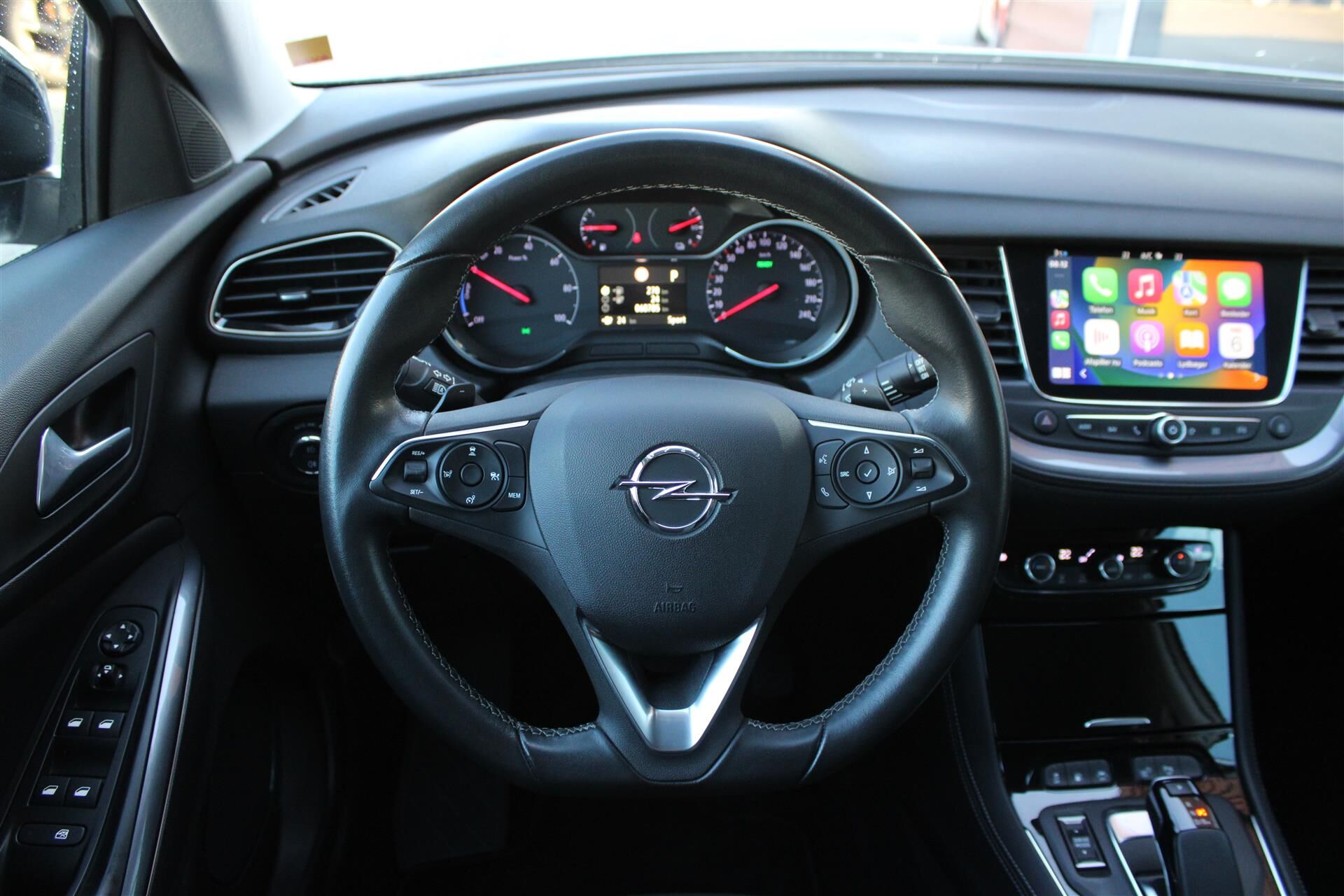 Billede af Opel Grandland X 1,6 PHEV  Plugin-hybrid Cosmo Prestige Pack 225HK 5d 8g Aut.