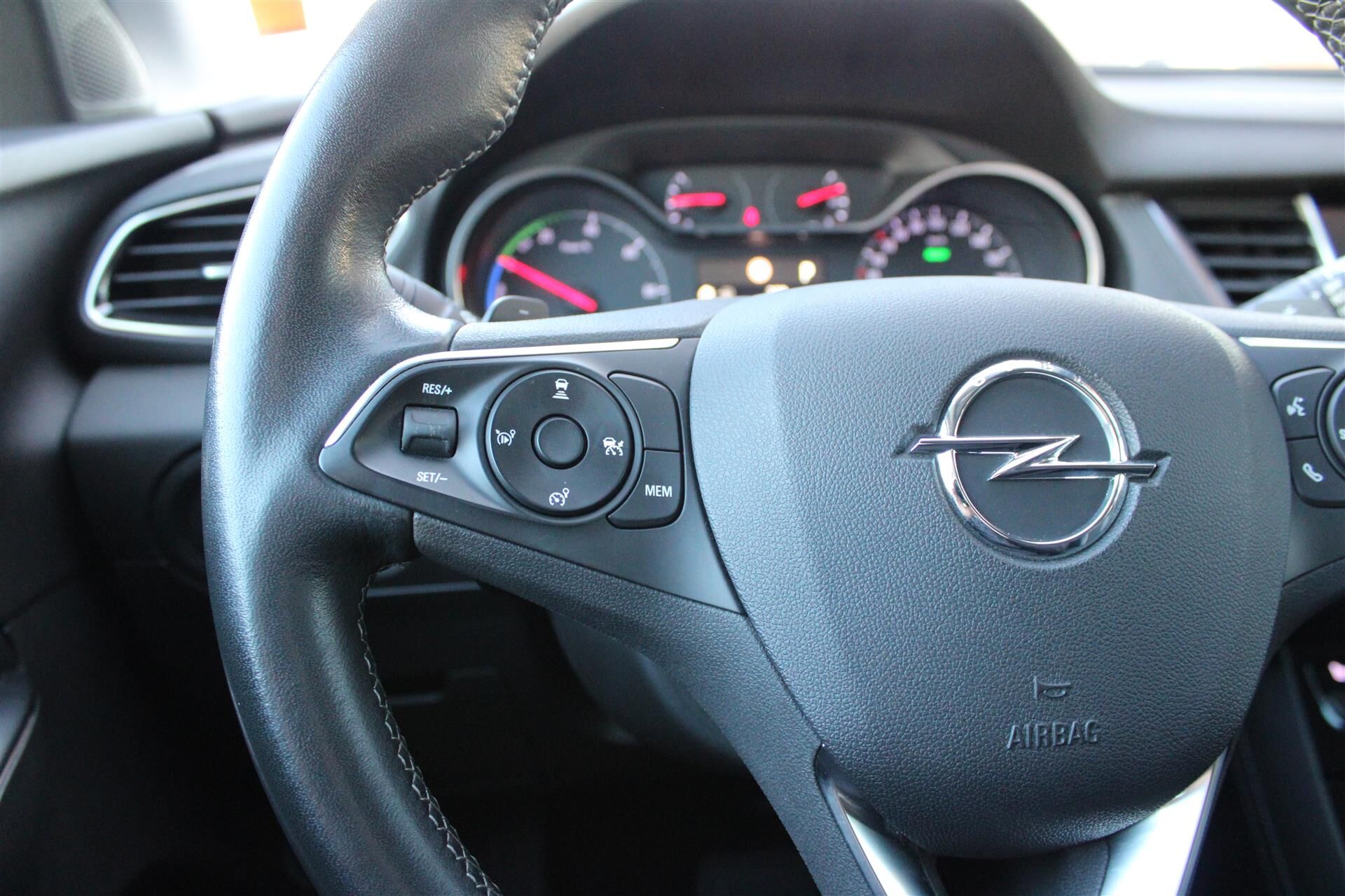 Billede af Opel Grandland X 1,6 PHEV  Plugin-hybrid Cosmo Prestige Pack 225HK 5d 8g Aut.