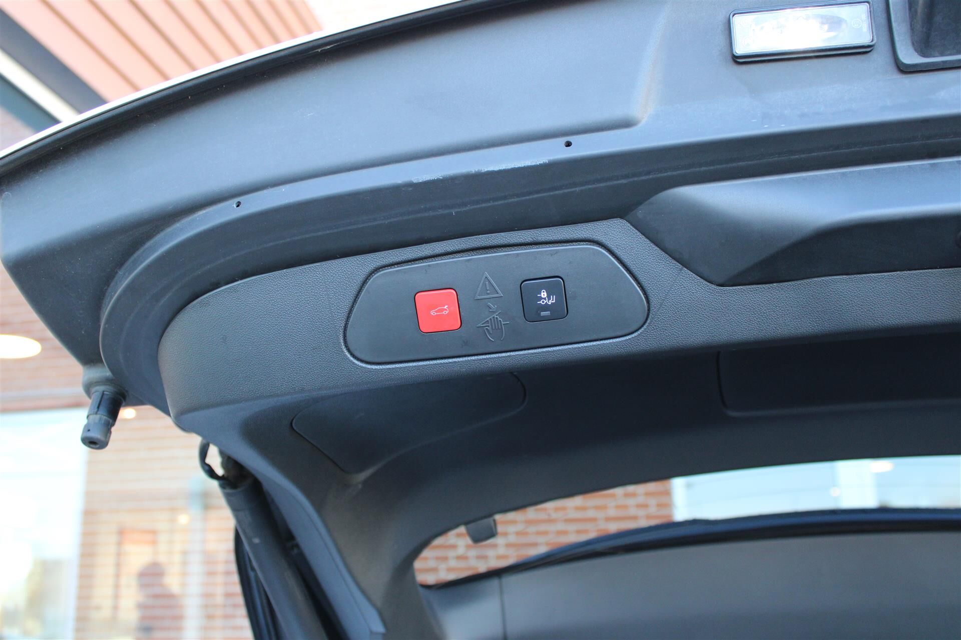 Billede af Opel Grandland X 1,6 PHEV  Plugin-hybrid Cosmo Prestige Pack 225HK 5d 8g Aut.