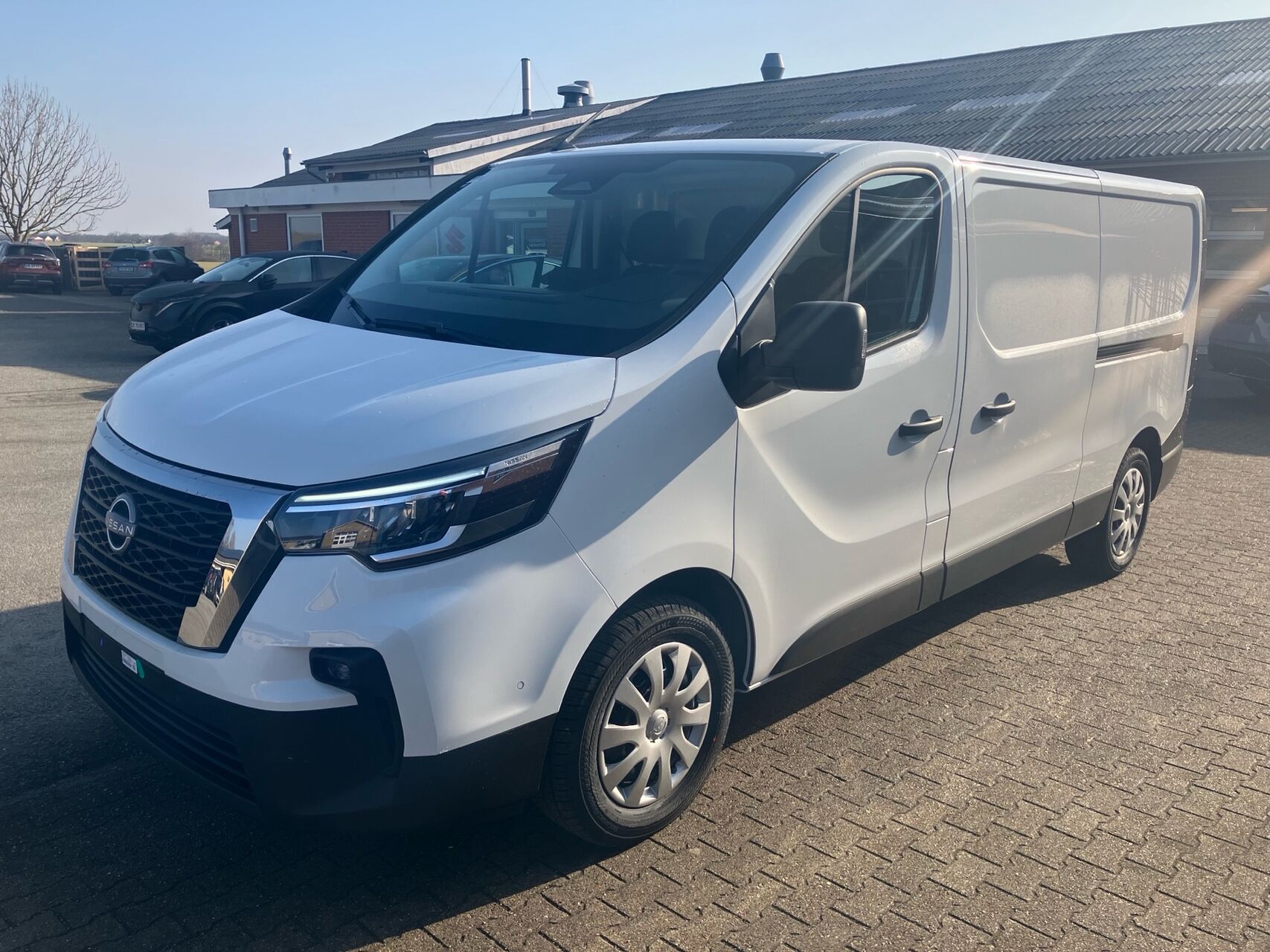 Billede af Nissan Primastar L2H1 2,0 DCi N-Connecta 150HK Van 6g Aut.