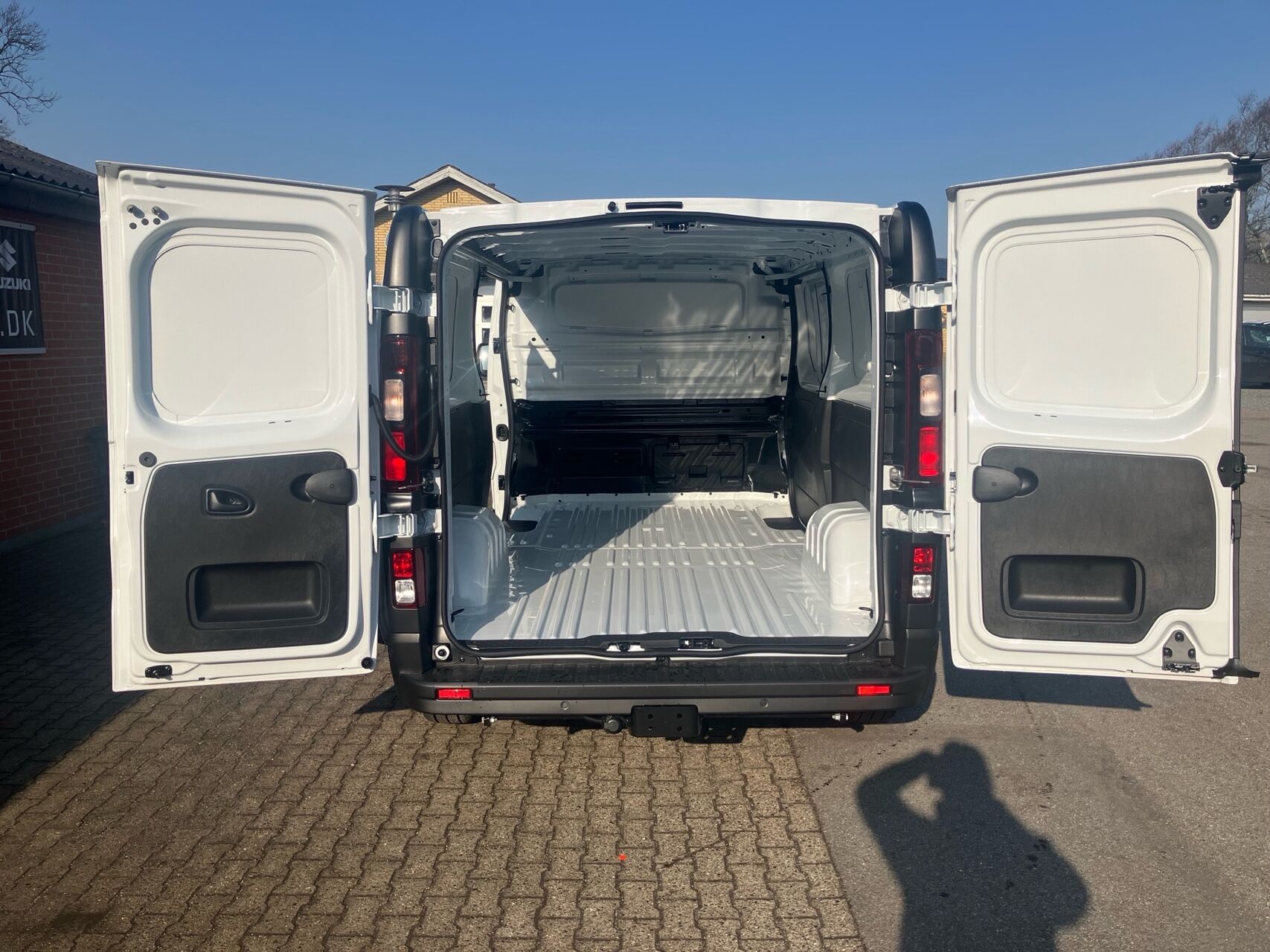 Billede af Nissan Primastar L2H1 2,0 DCi N-Connecta 150HK Van 6g Aut.