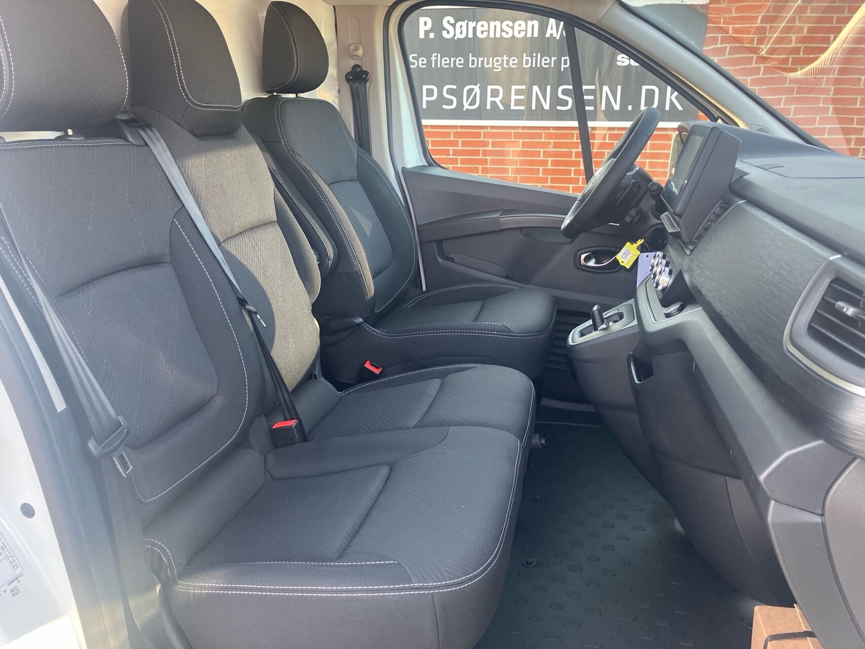 Billede af Nissan Primastar L2H1 2,0 DCi N-Connecta 150HK Van 6g Aut.