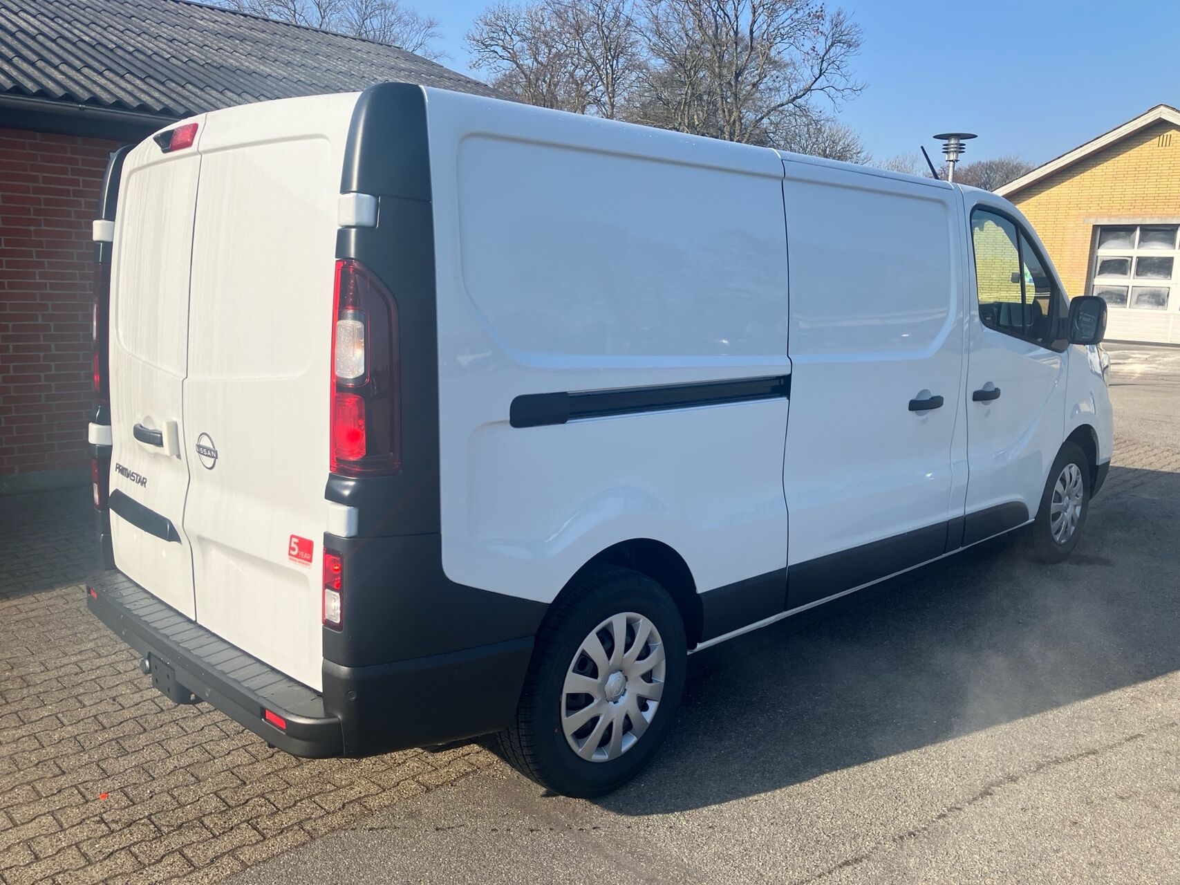 Billede af Nissan Primastar L2H1 2,0 DCi N-Connecta 150HK Van 6g
