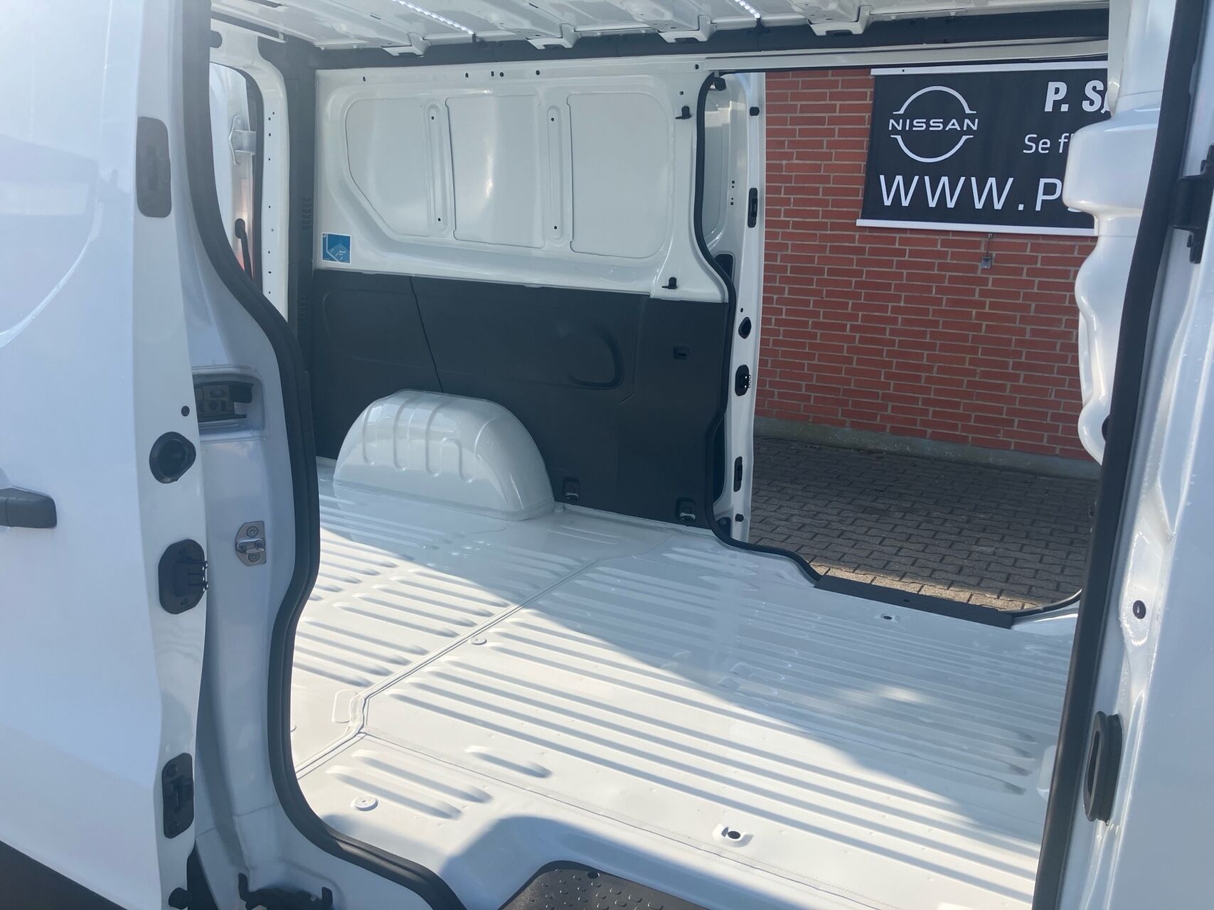 Billede af Nissan Primastar L2H1 2,0 DCi N-Connecta 150HK Van 6g