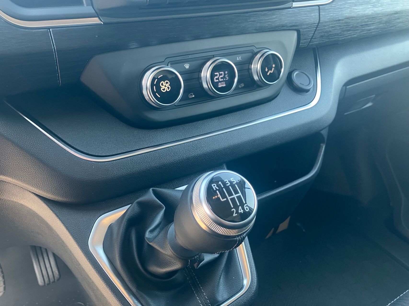 Billede af Nissan Primastar L2H1 2,0 DCi N-Connecta 150HK Van 6g