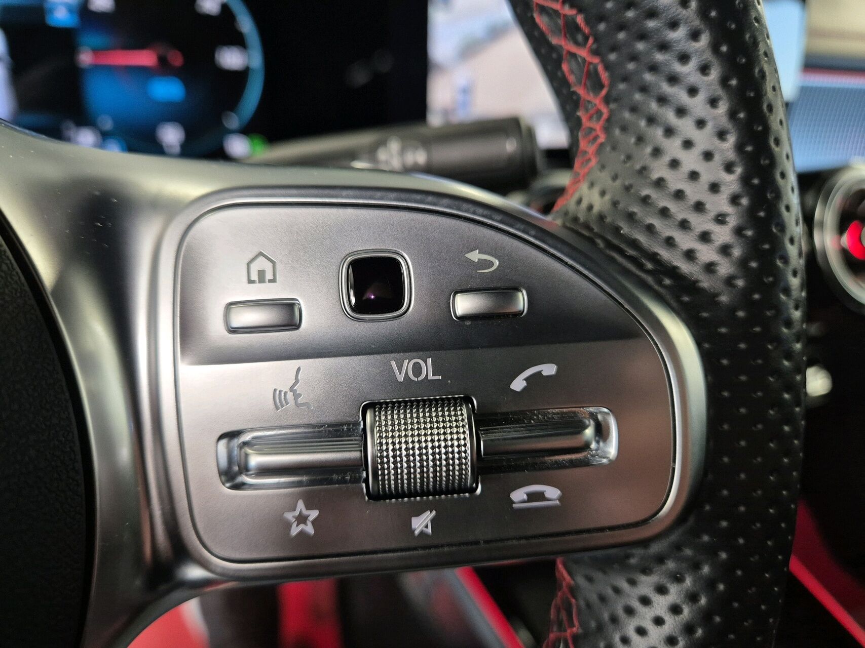 Billede af Mercedes-Benz EQB 250 EL AMG Line 7 sæder 190HK 5d Aut.