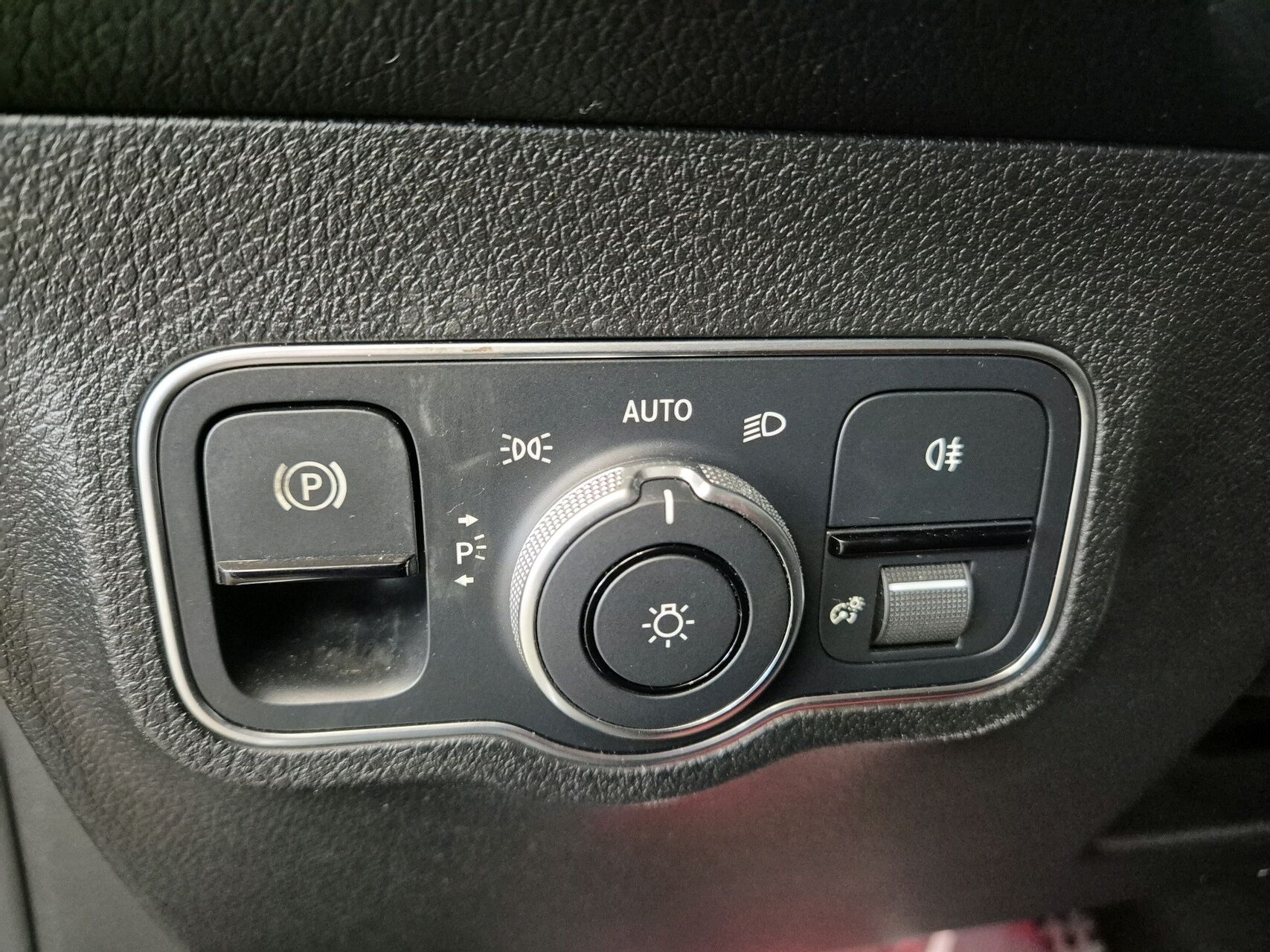 Billede af Mercedes-Benz EQB 250 EL AMG Line 7 sæder 190HK 5d Aut.