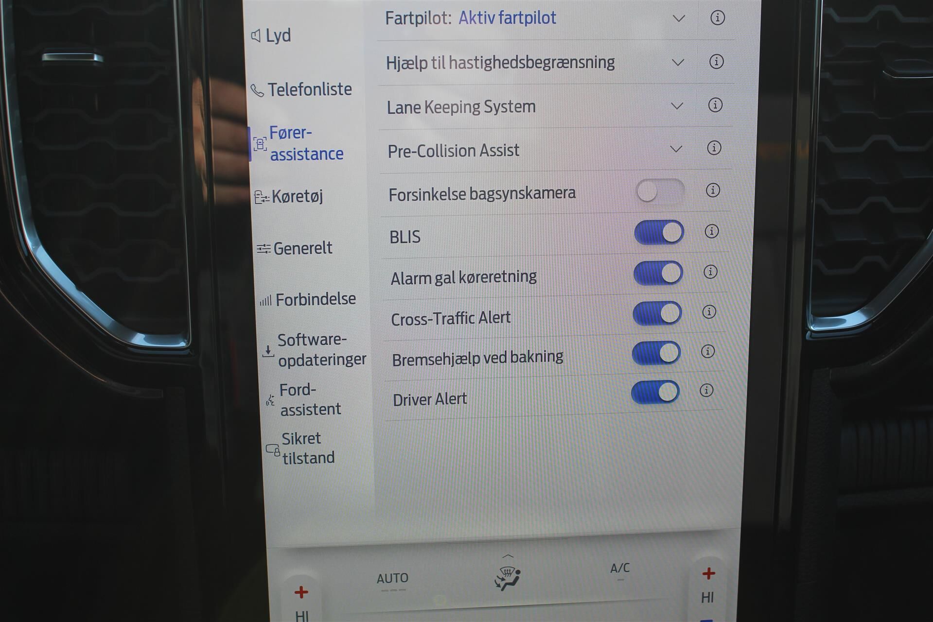 Billede af Ford Ranger Double Cab 2,0 EcoBlue Wildtrak e-4WD 205HK Pick-Up 10g Aut.